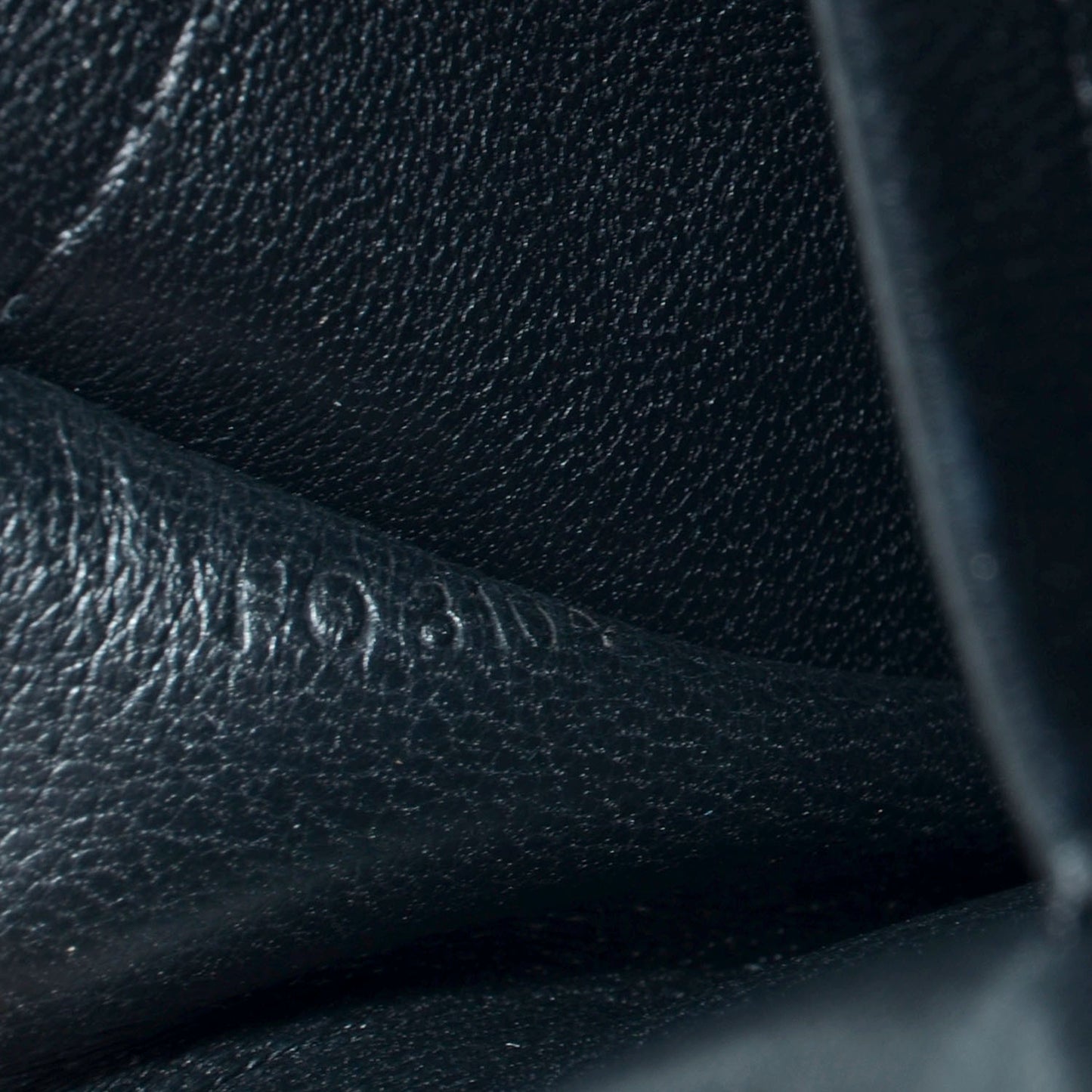 Lambskin Malletage Alma PM Black