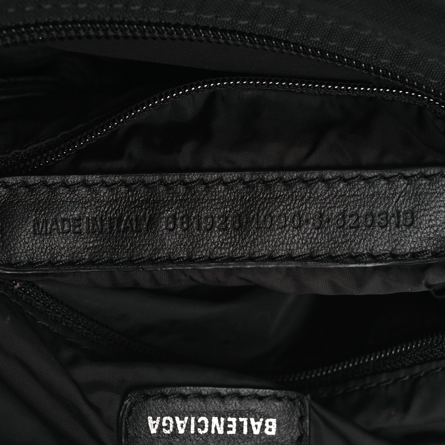Recycled Sport Nylon Logo Embroidered Wheel Sling Bag Black White