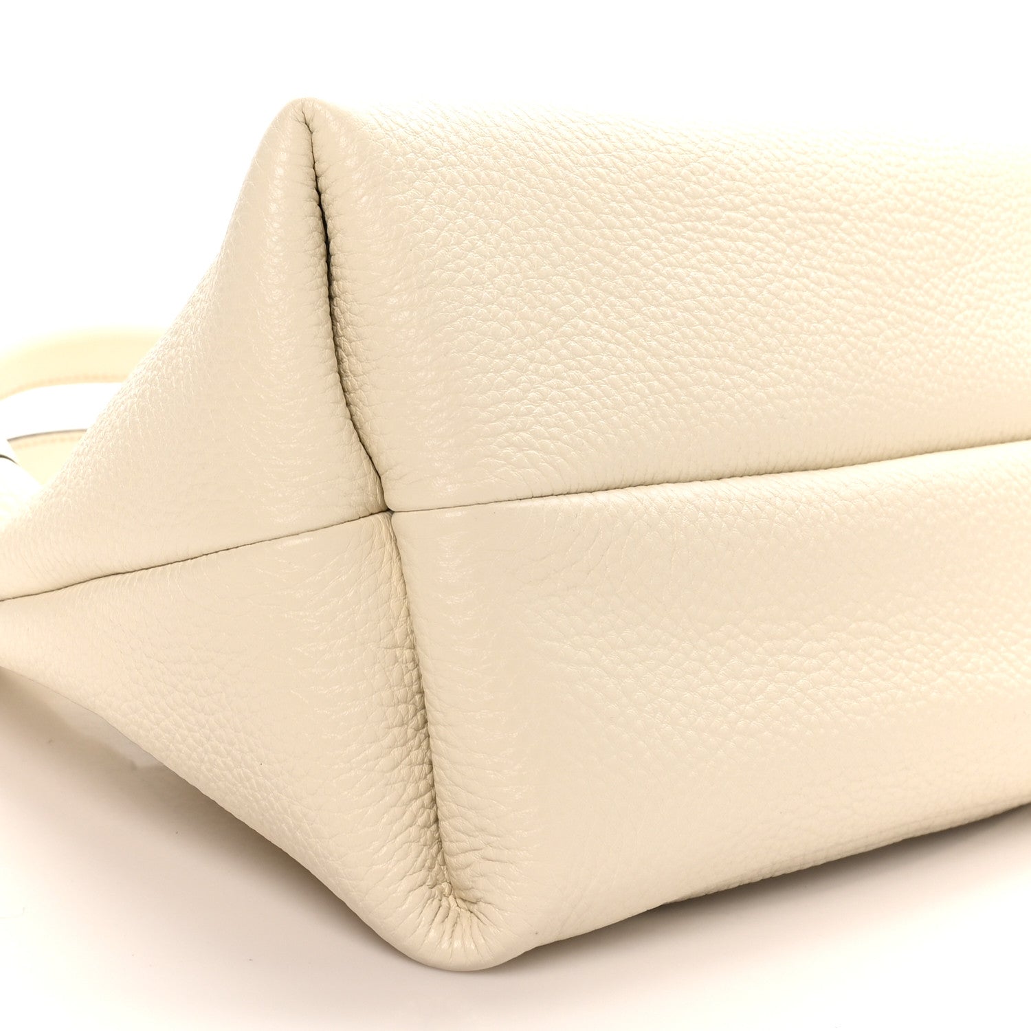 Gucci Grained Calfskin Softbit Medium Shoulder Bag White 8 of 9