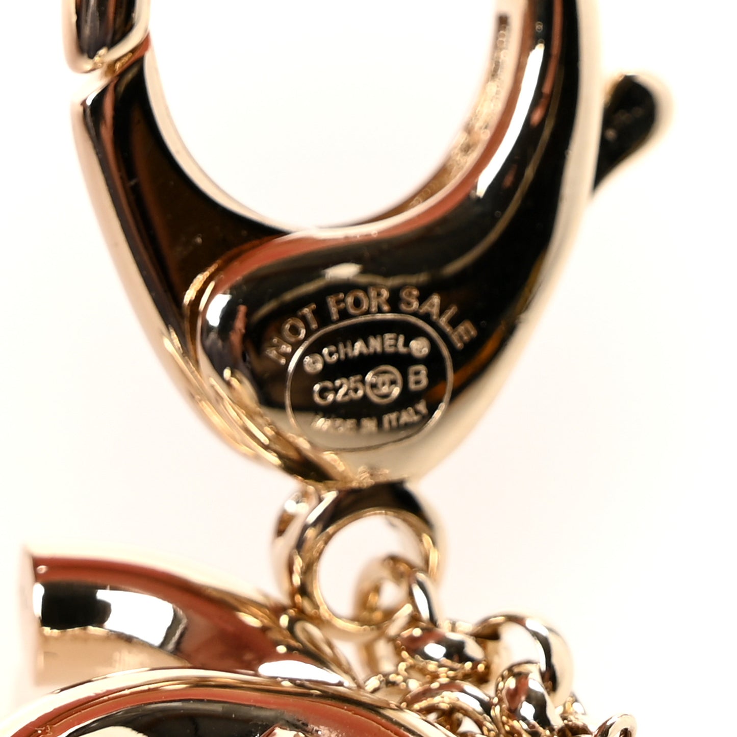 Metal Pearl CC Key Chain Gold