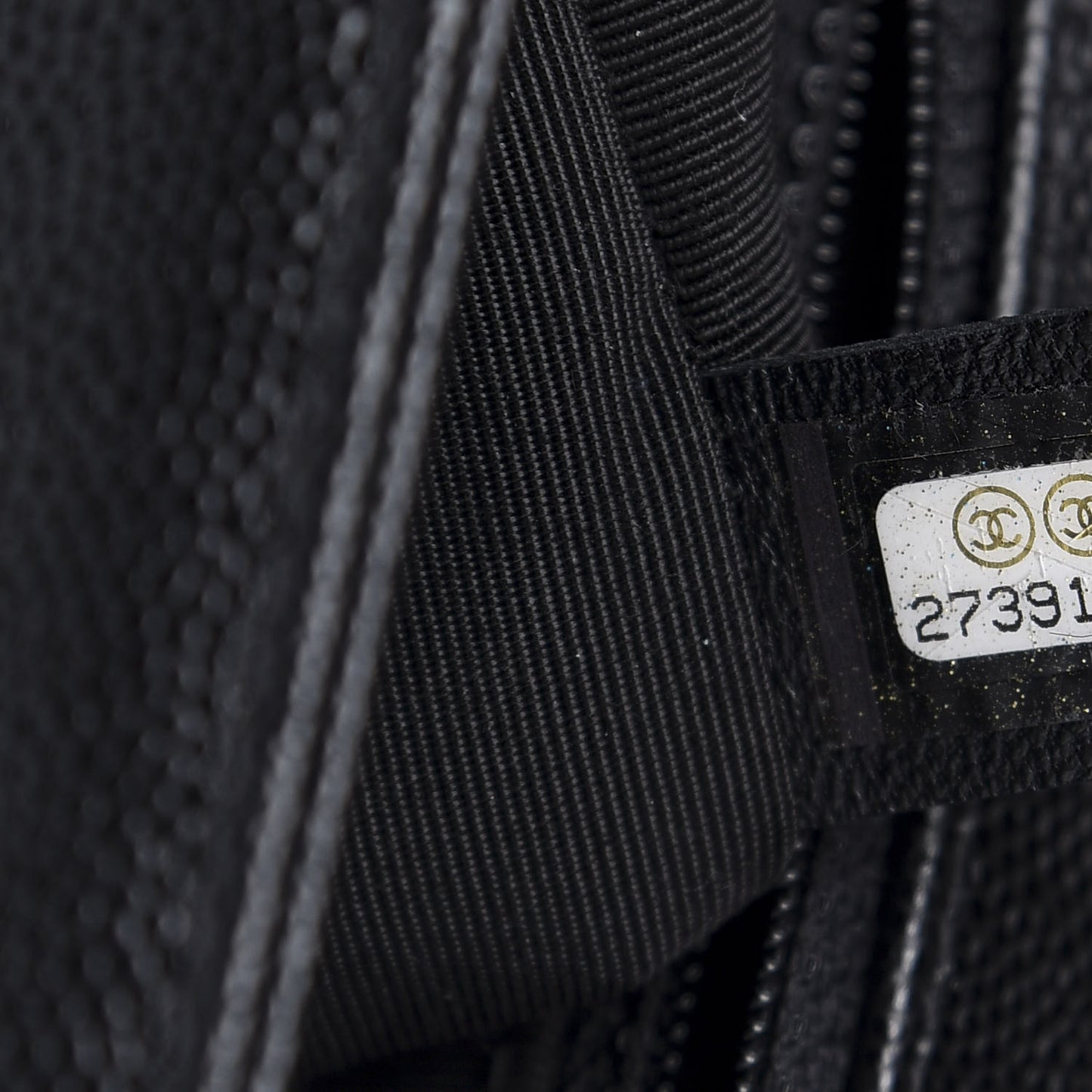 Caviar Quilted New Medium Boy Flap Black