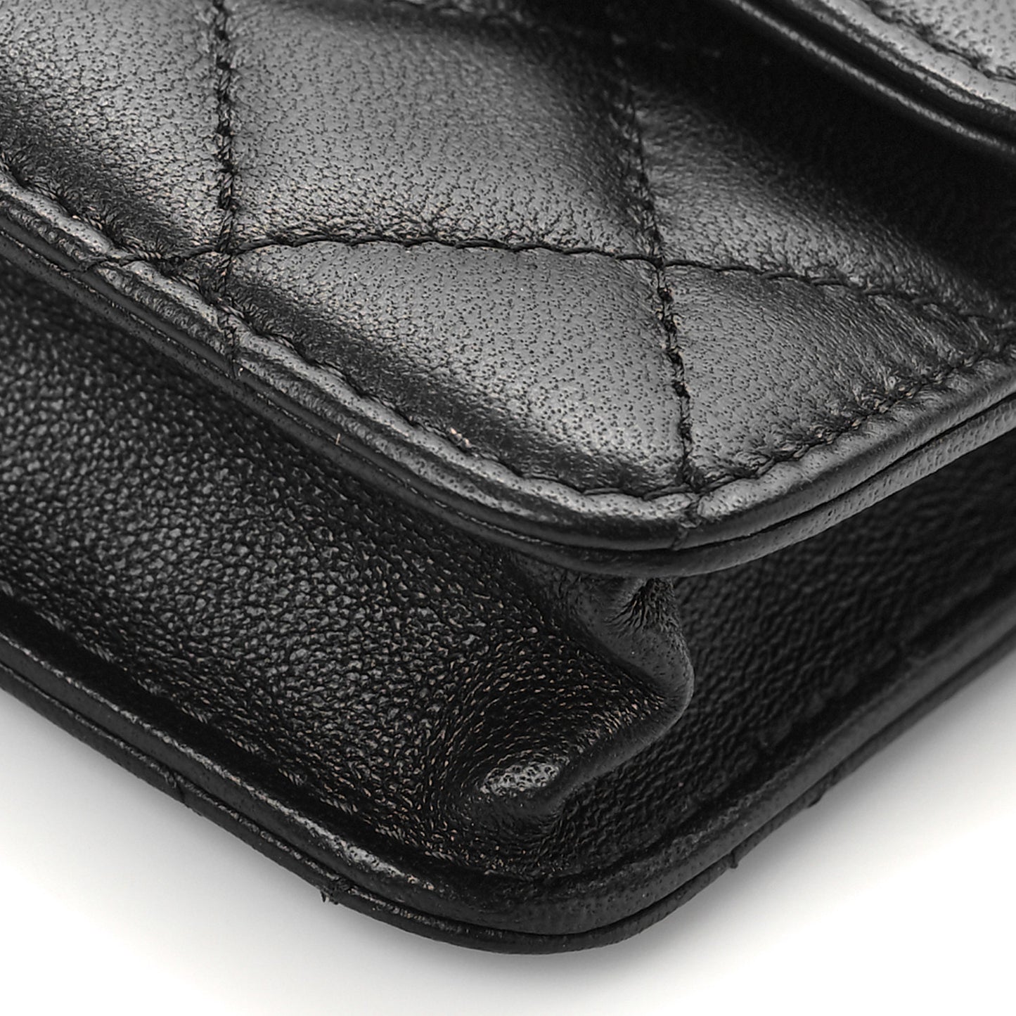 Lambskin Quilted Pearl Crush Clutch With Chain Black