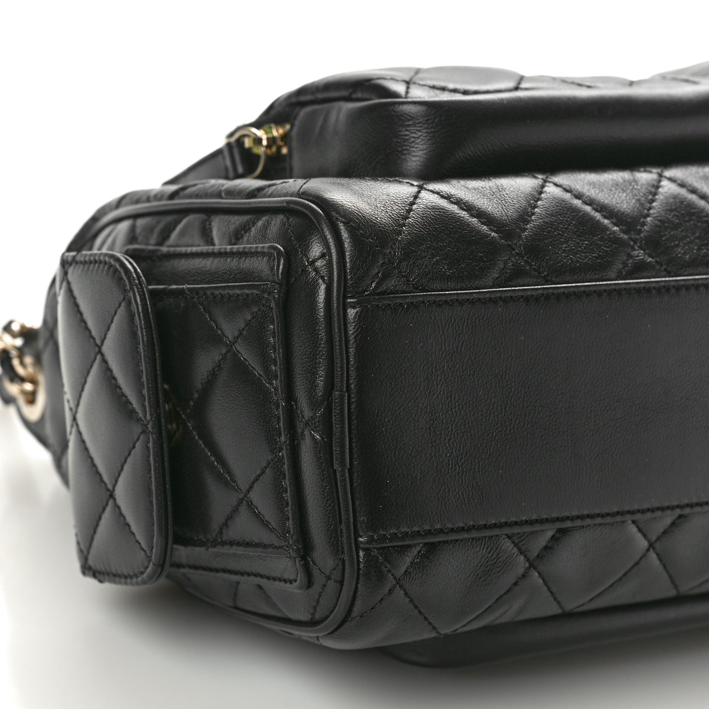 Shiny Crumpled Lambskin Quilted Medium Preppy Pocket Camera Case Black