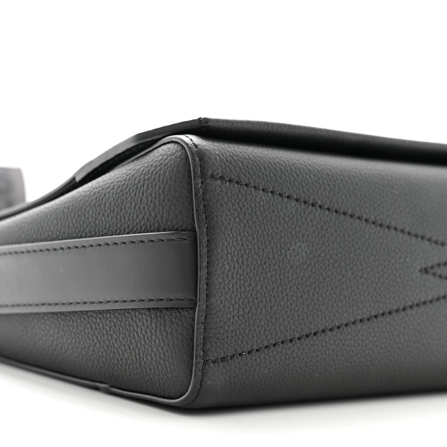 Calfskin Aerogram Messenger Black