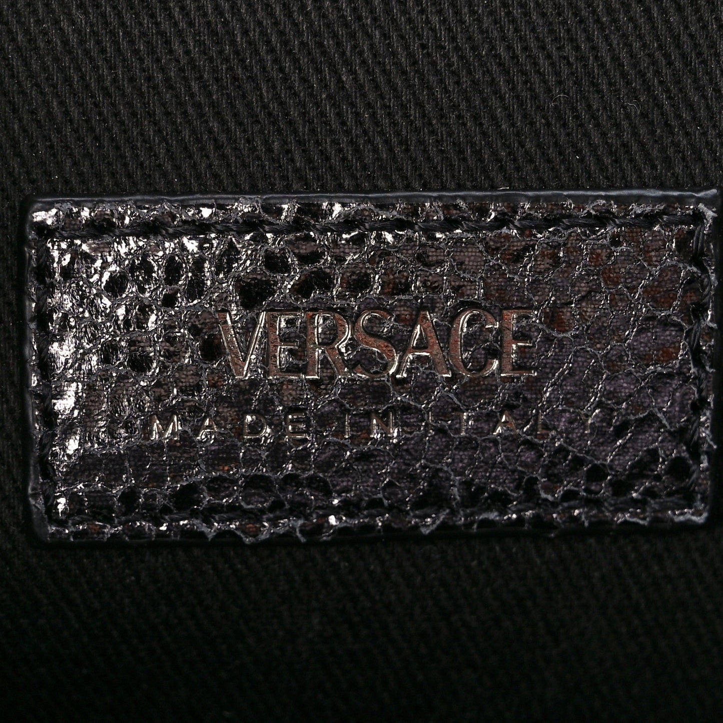 Metallic Calfksin Virtus Wallet On Chain Grey