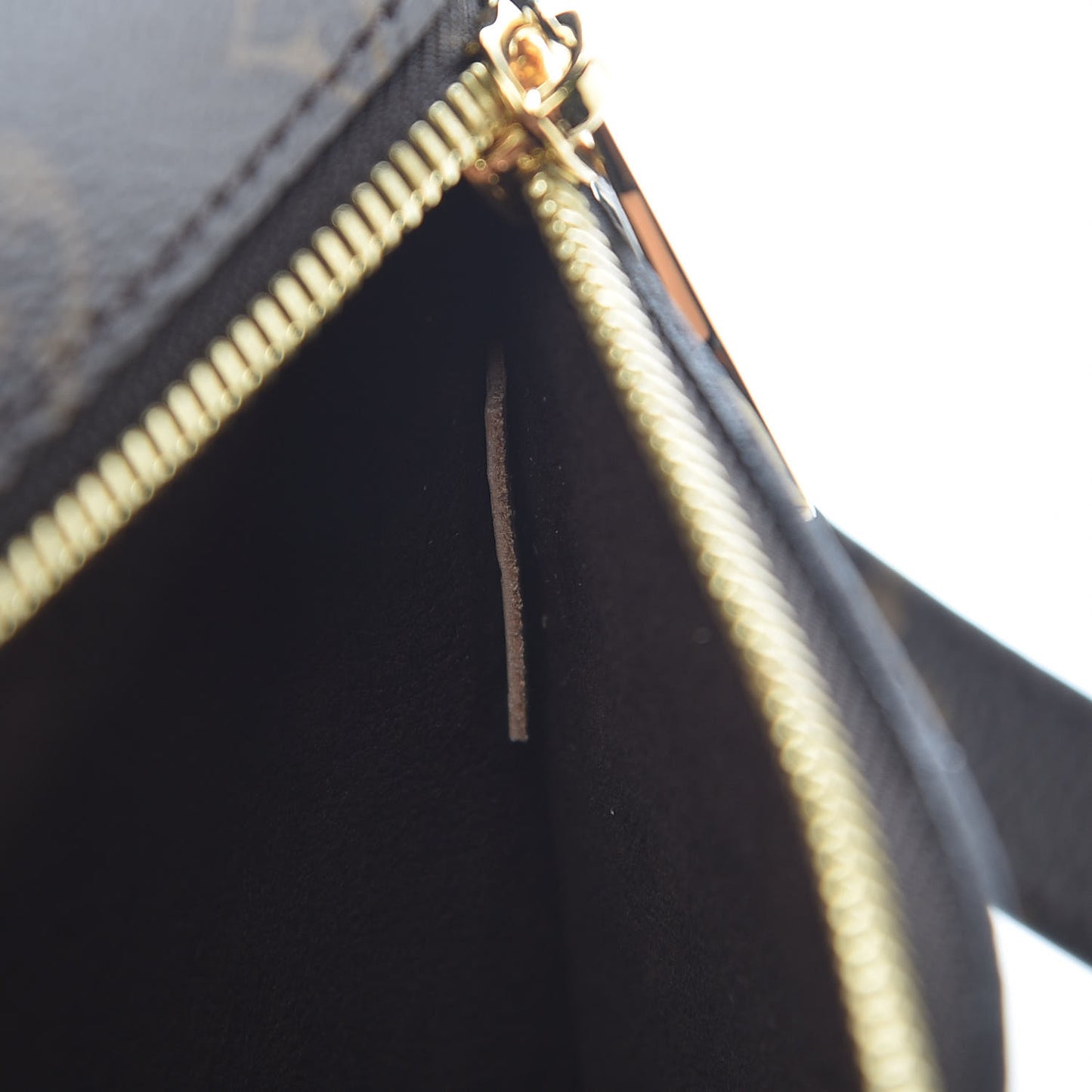 Monogram Pochette Metis