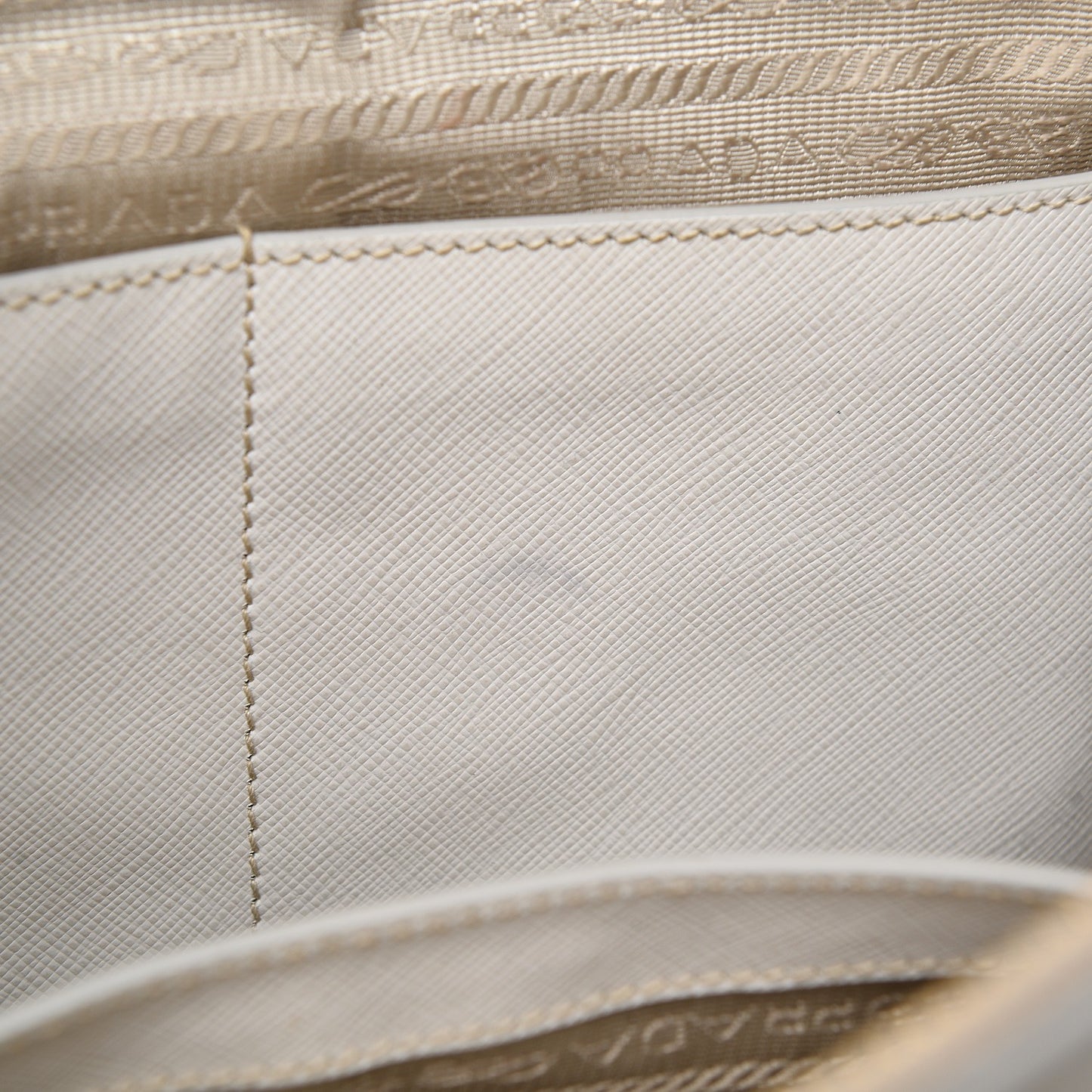Saffiano Medium Galleria Double Zip Tote Talco