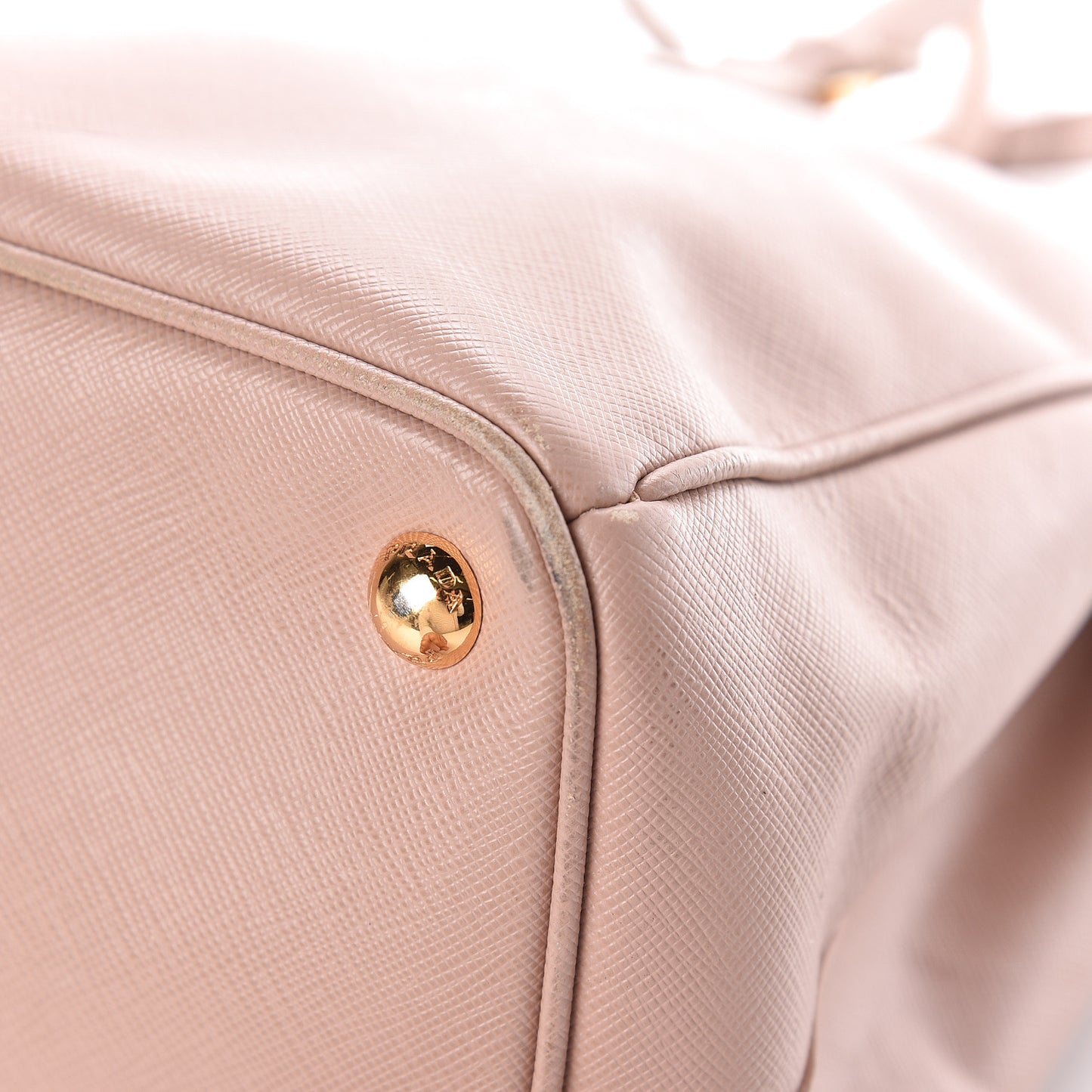 Saffiano Medium Galleria Double Zip Tote Cammeo