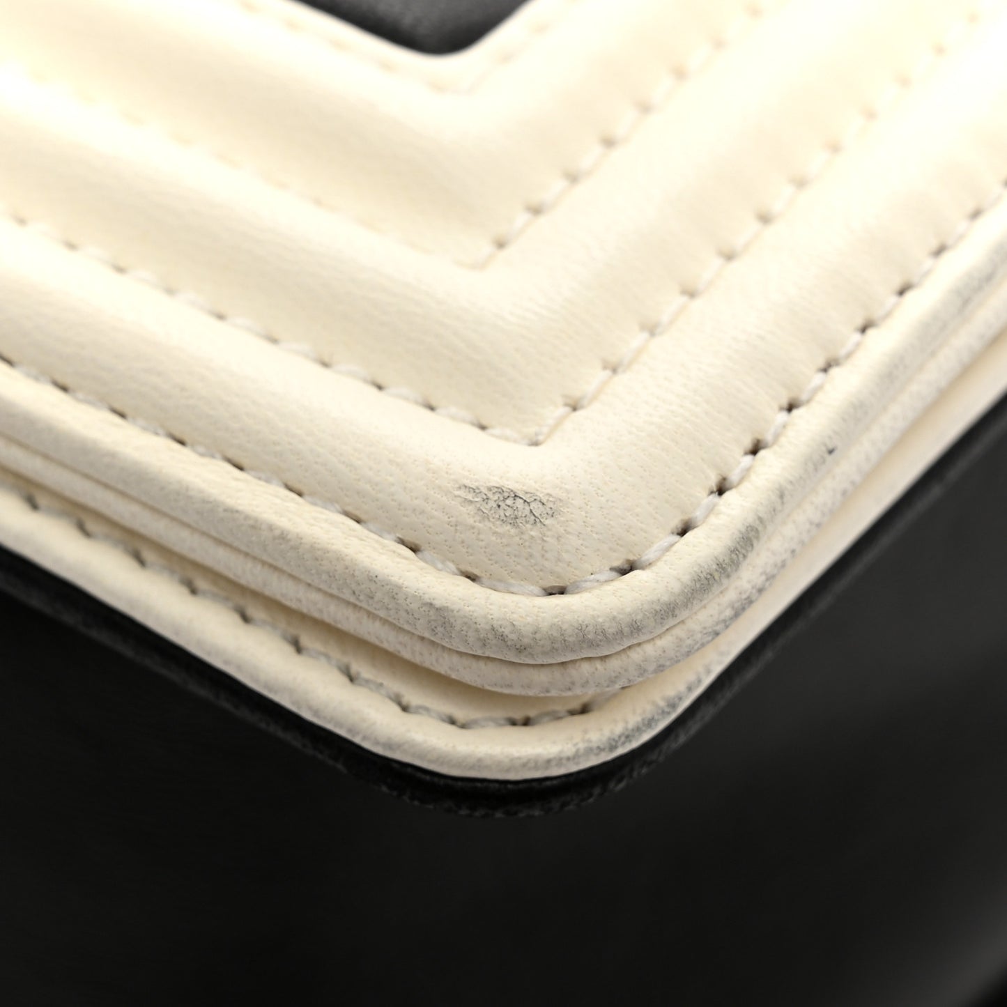 Lambskin Quilted Large Boy Flap Black White
