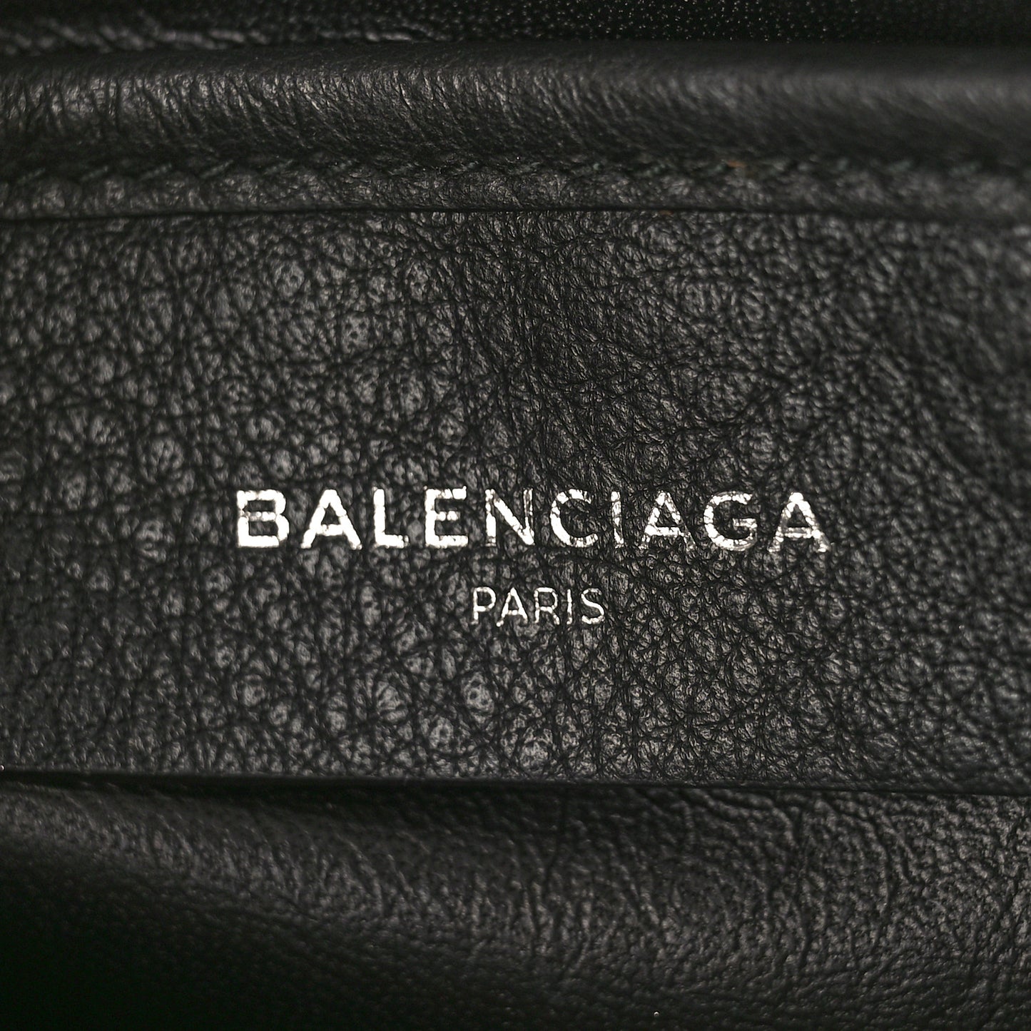 Calfskin Logo Medium Everyday Pouch Black