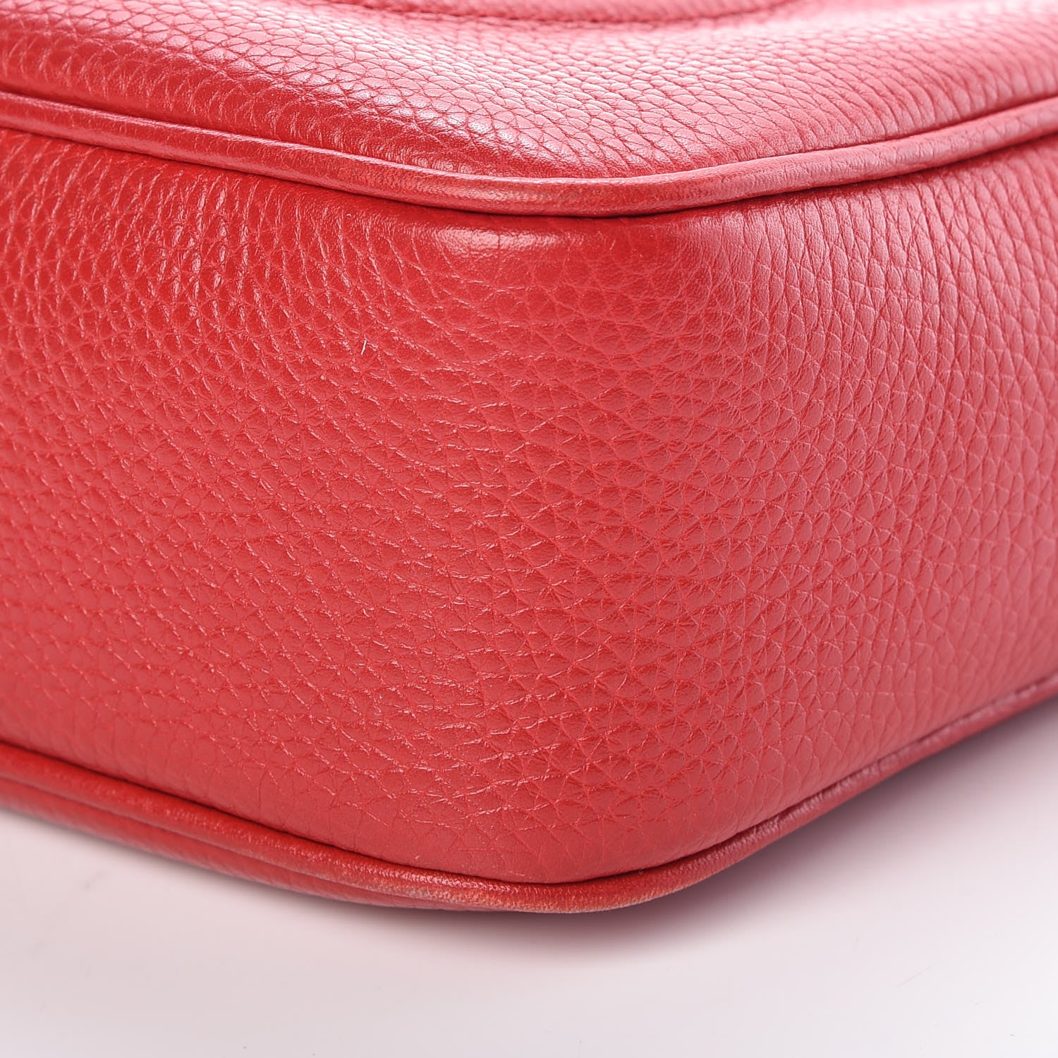 Gucci Pebbled Calfskin Small Soho Disco Bag Tabasco Red 9 of 17