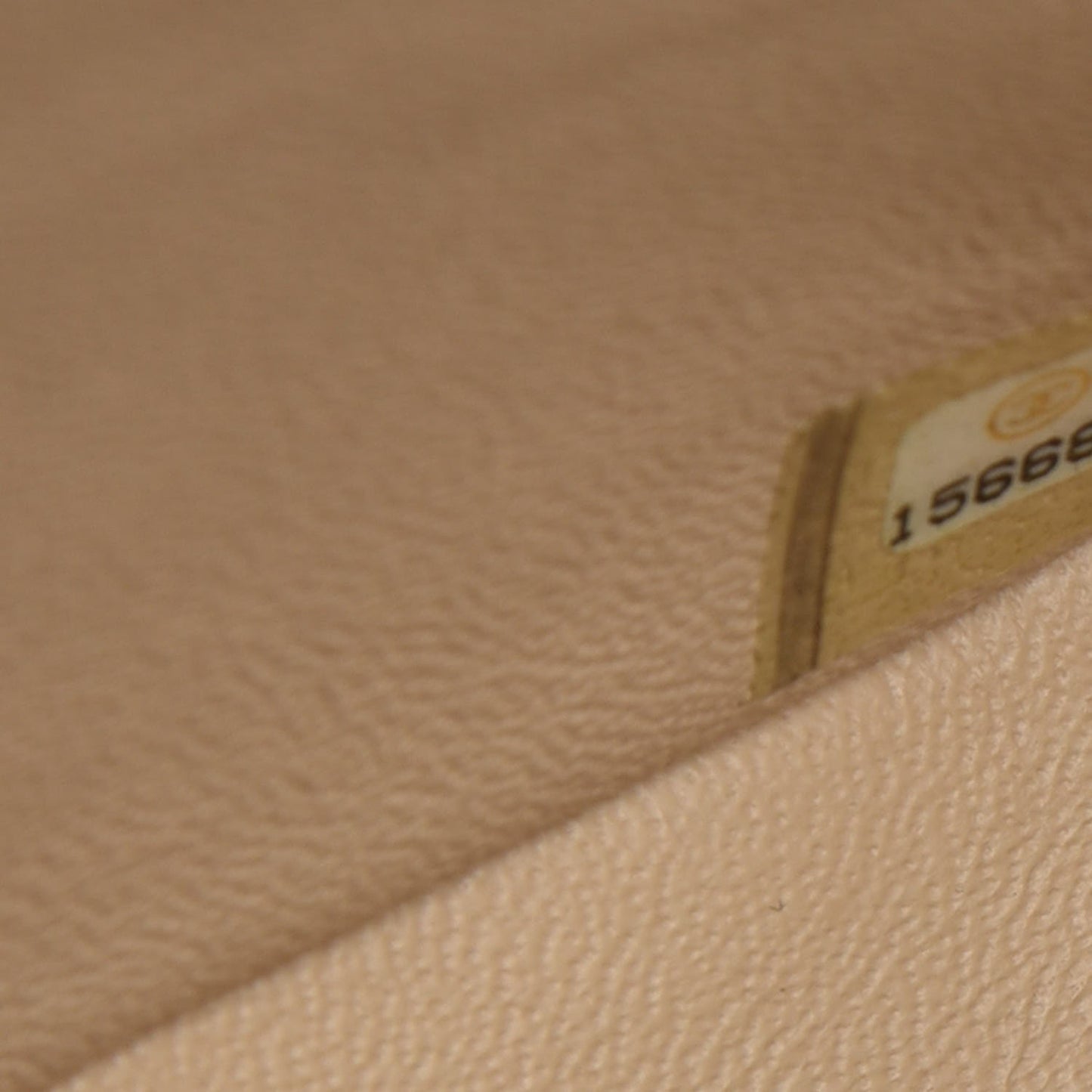 Caviar Quilted Jumbo Double Flap Beige Clair