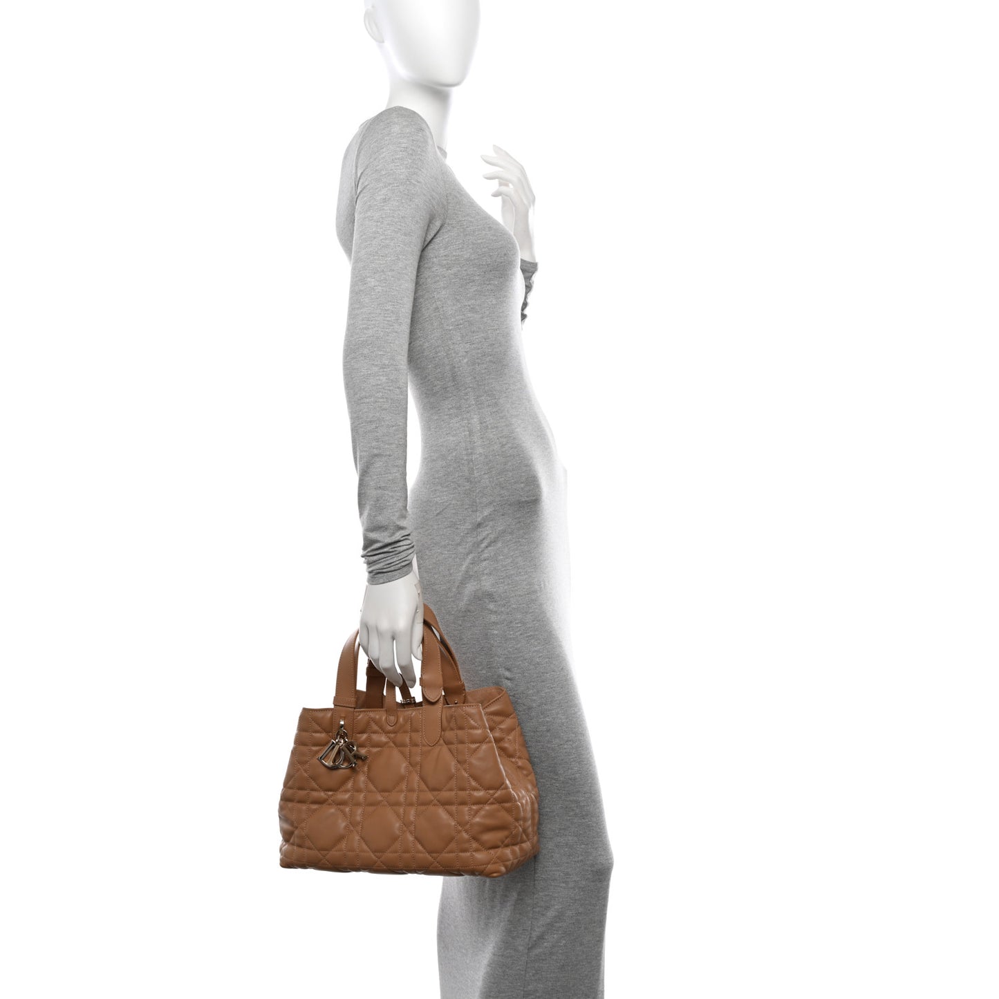 Calfskin Macrocannage Medium Toujours Tan