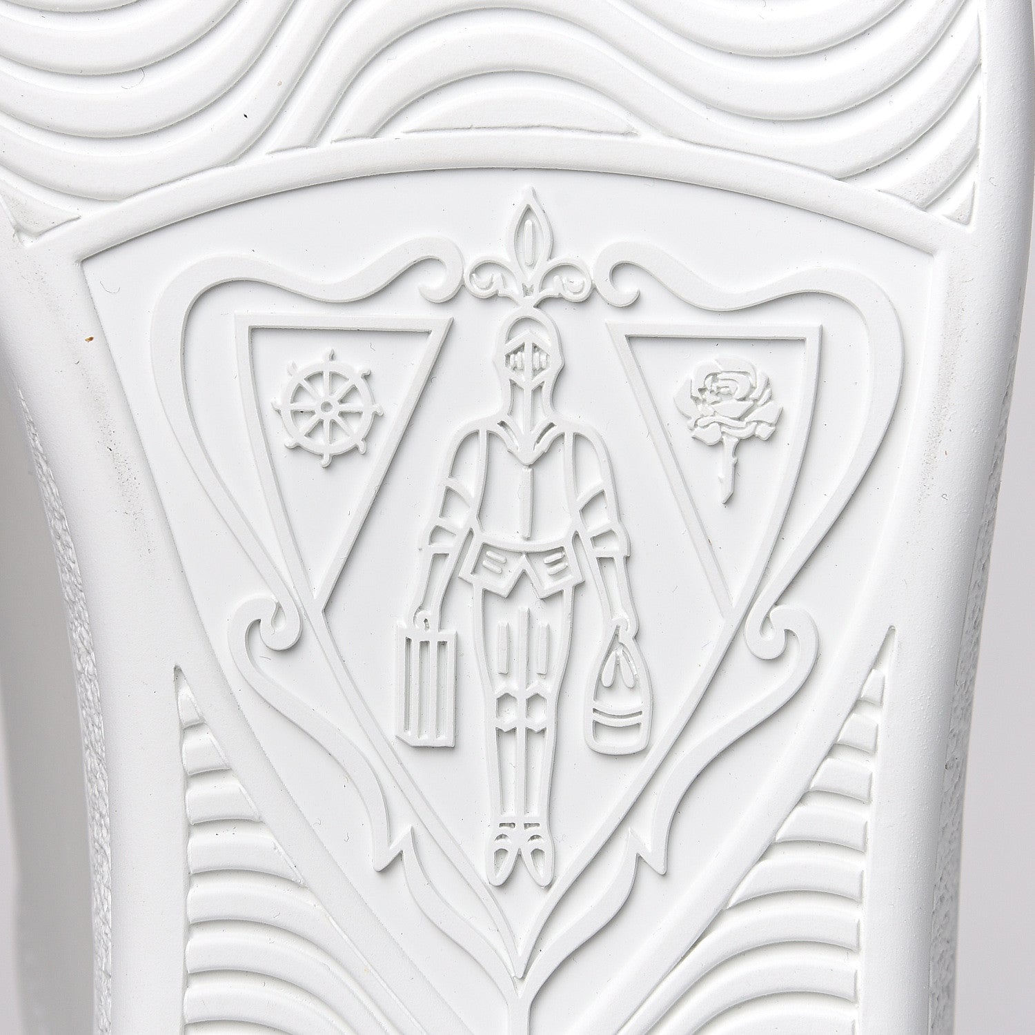 Gucci Calfskin Interlocking G Perforated Womens Ace Sneakers 39 White Grey Sky 7 of 9