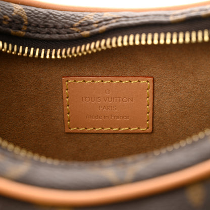 Louis Vuitton Monogram Loop 6 of 9