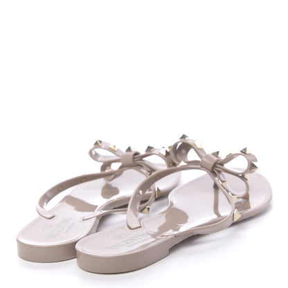 Valentino Garavani PVC Jelly Rockstud Bow Thong Sandals 39 Poudre 4 of 10