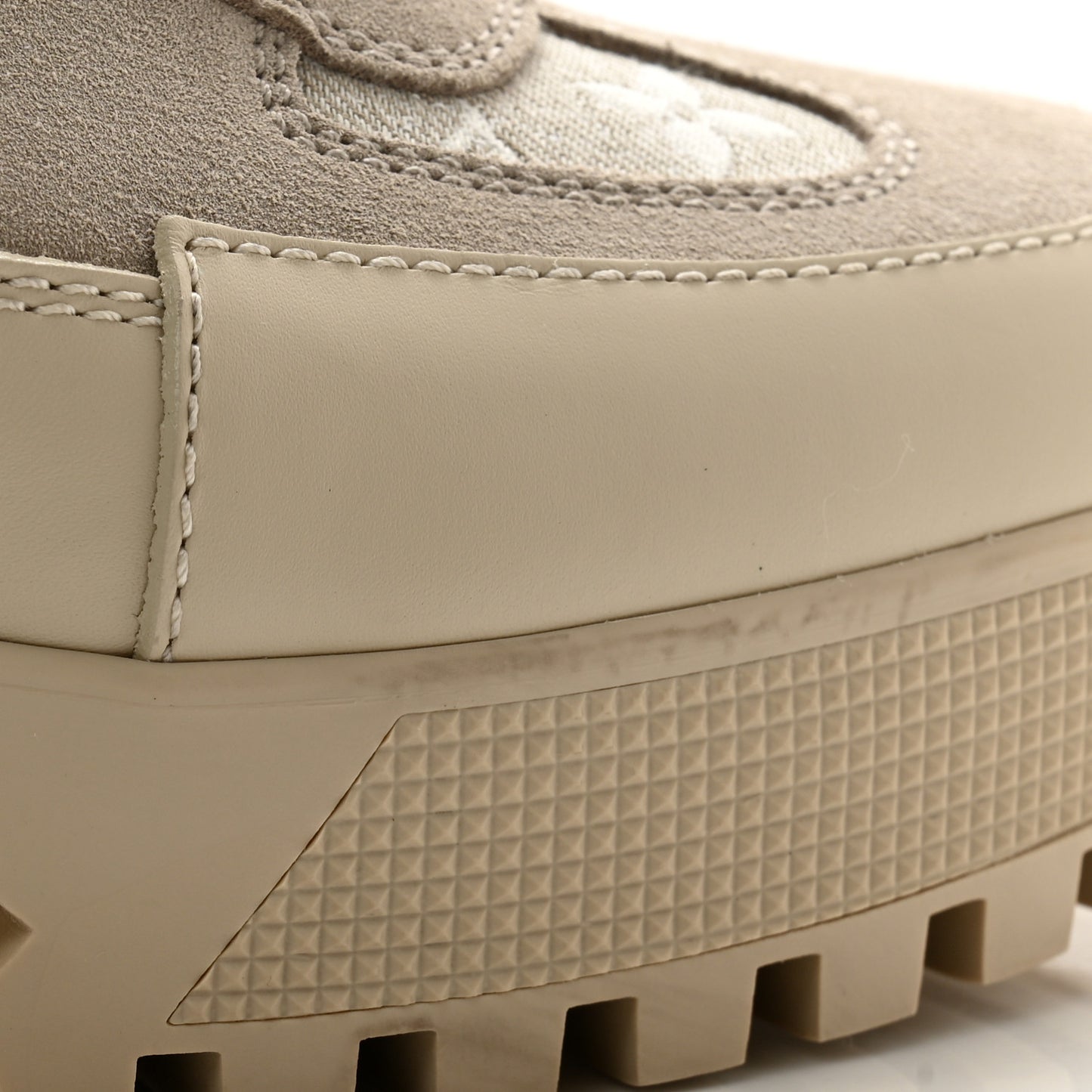 Suede Calfskin Laureate Platform Desert Boots 40 Taupe