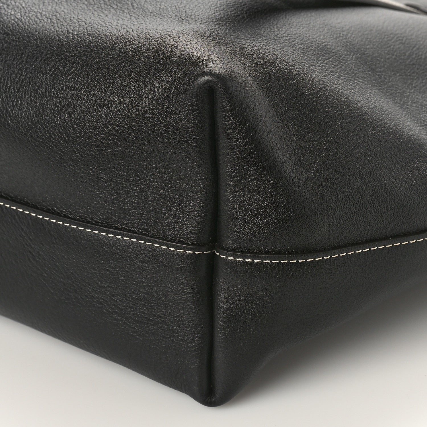 Chloe Small Grain Smooth Calfskin Medium Darryl Tote Black 8 of 8