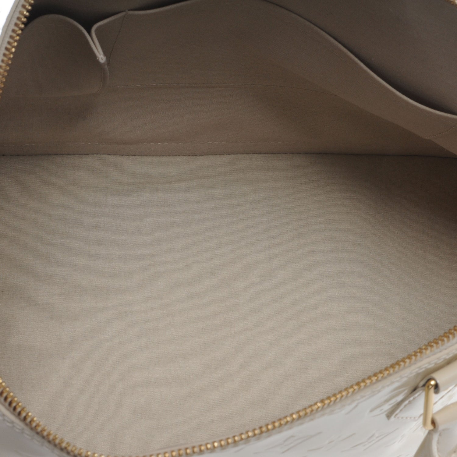 Louis Vuitton Vernis Alma GM Blanc Corail 5 of 7