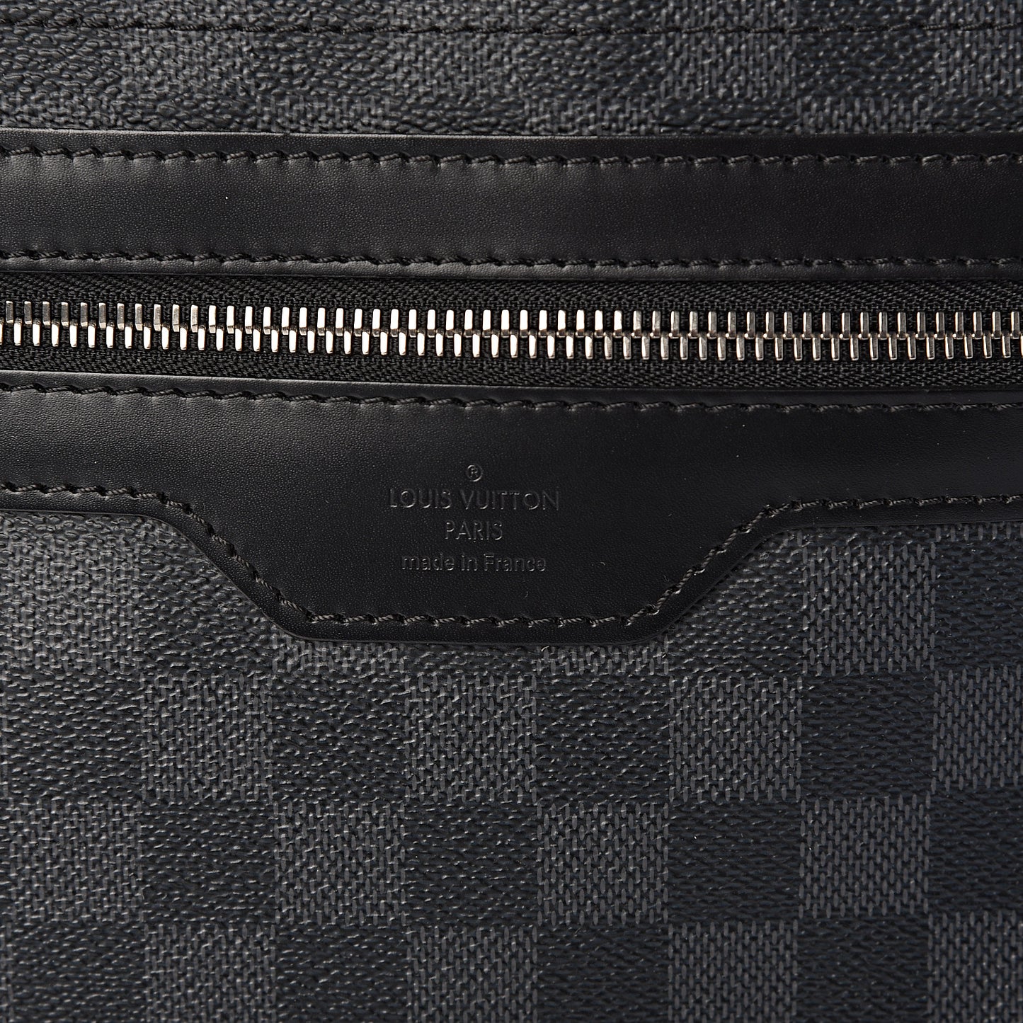 Damier Graphite District MM