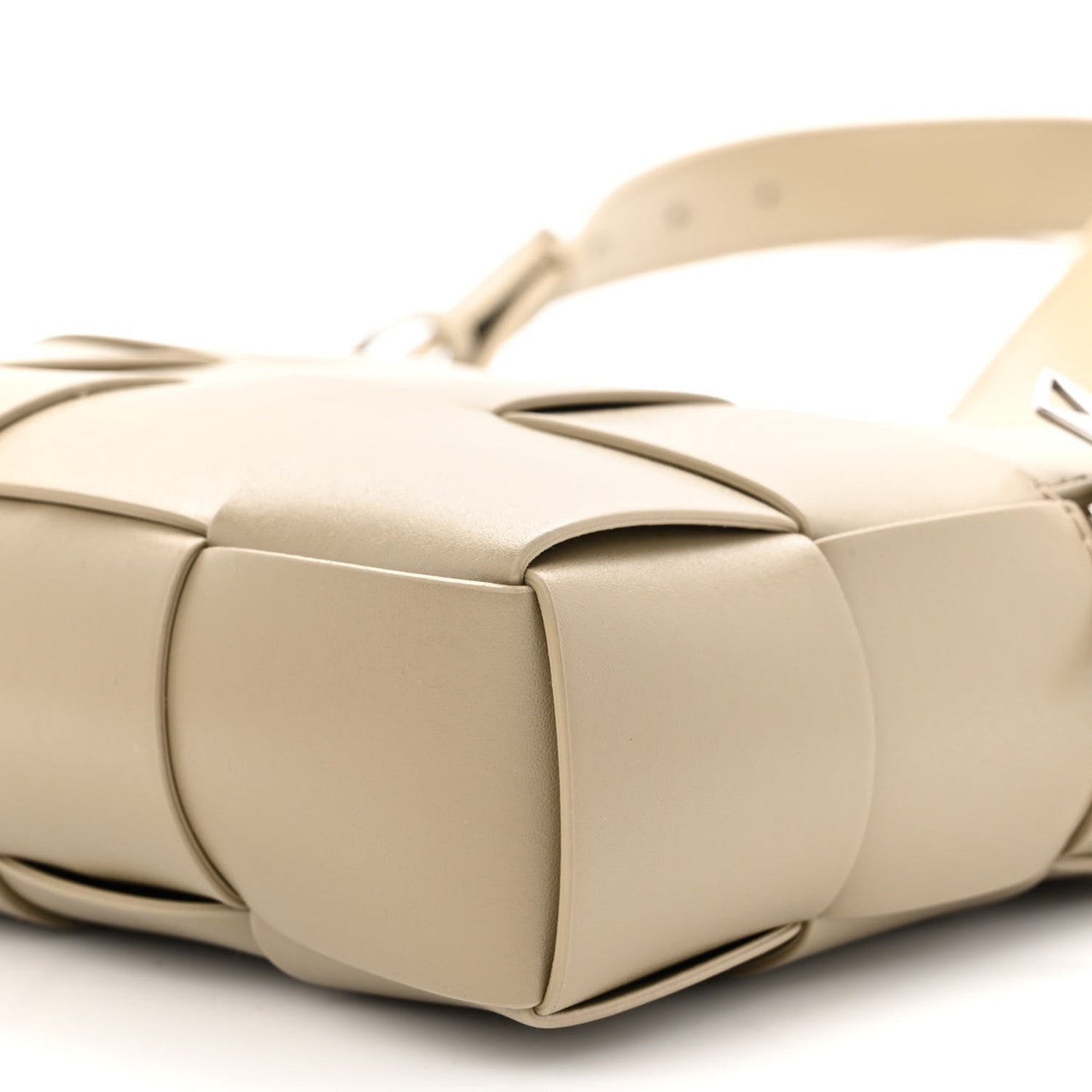 Maxi Intrecciato Cassette Bag Taupe