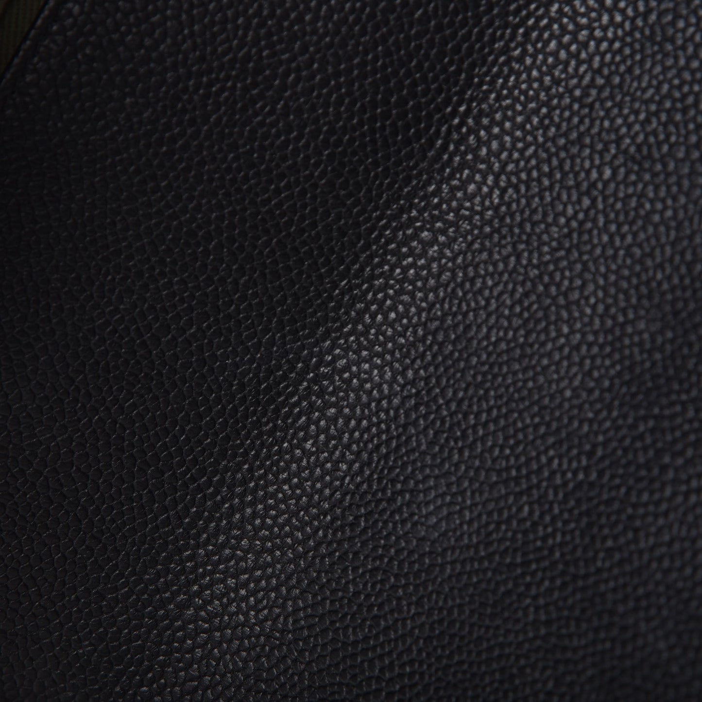 Caviar Quilted Medium Boy Flap Black