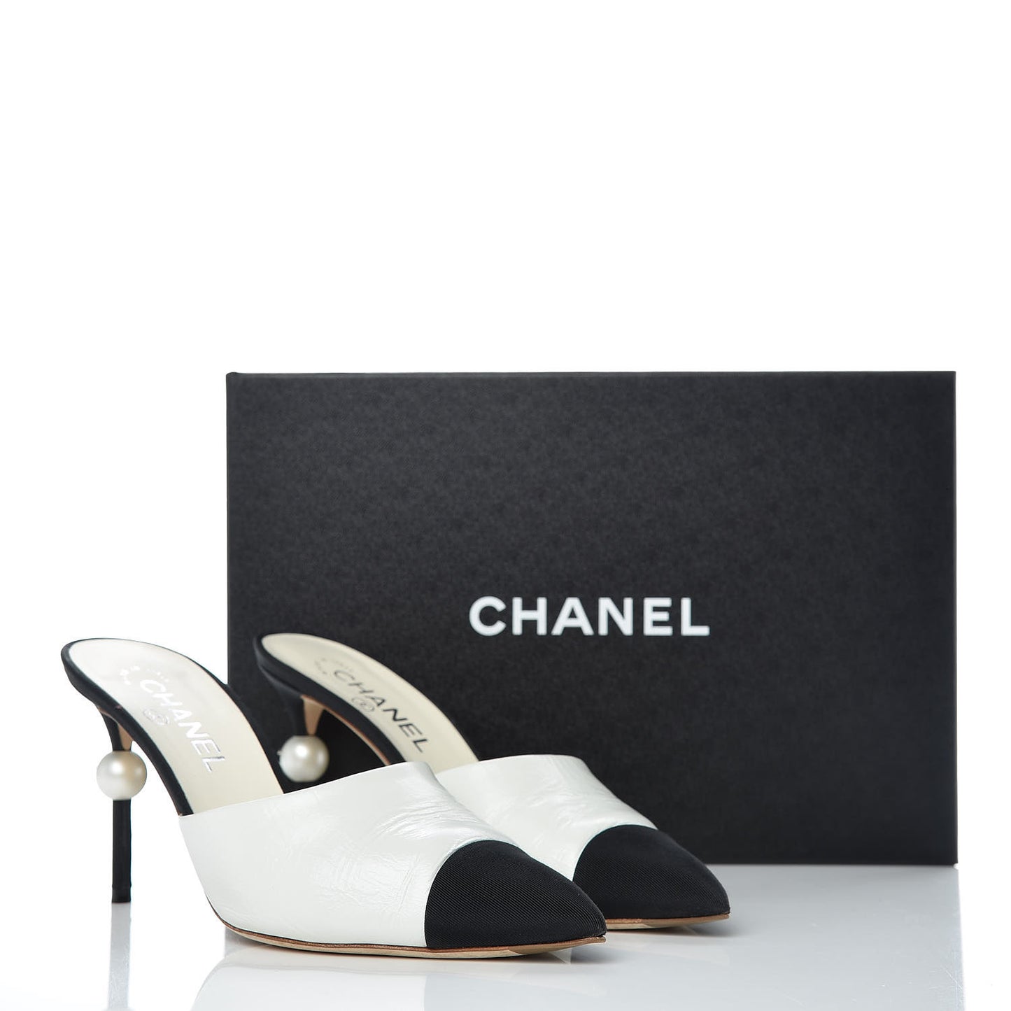 Patent Lambskin Grosgrain Cap Toe Pearl Mule 39 White Black