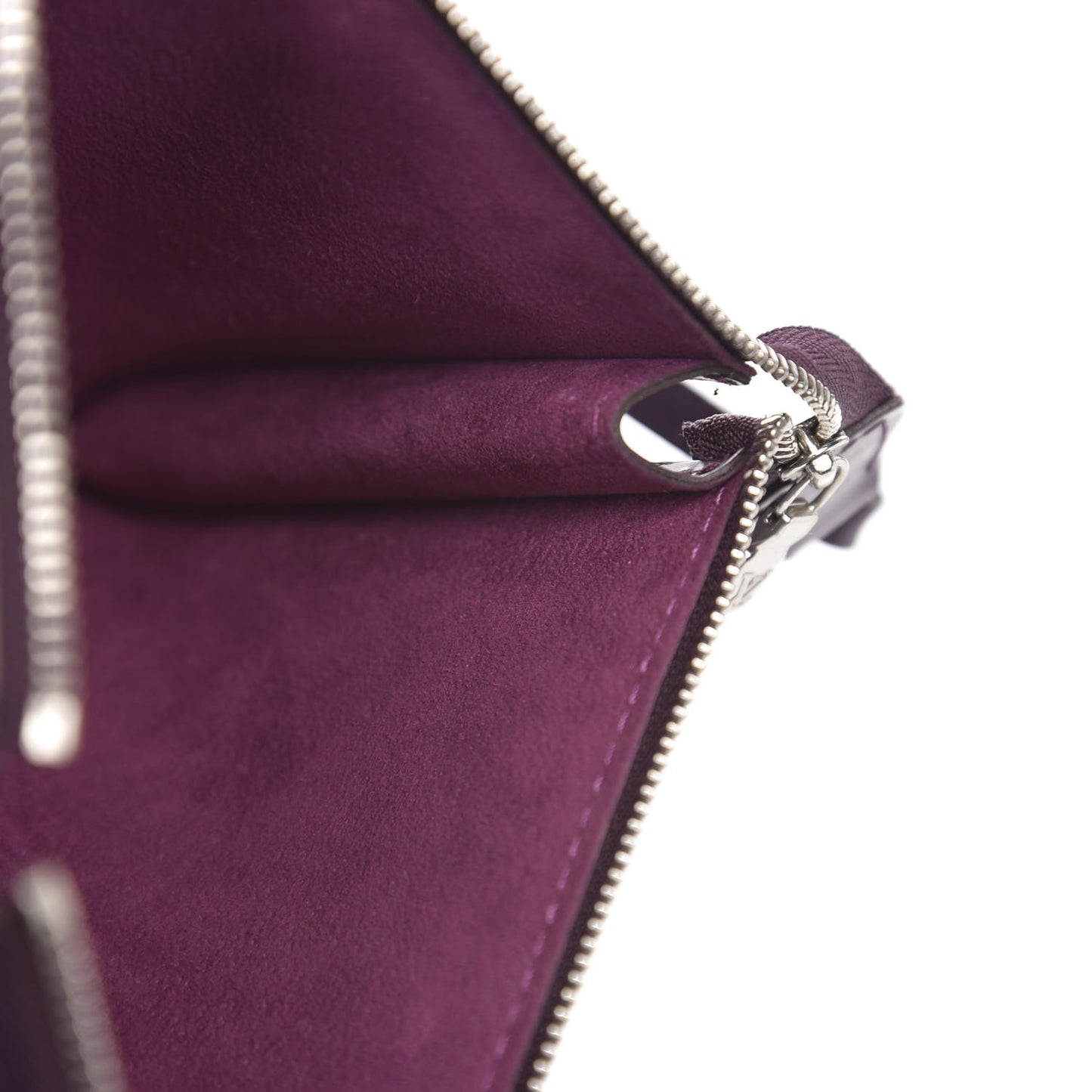 Epi Pochette Accessories 24 Cassis