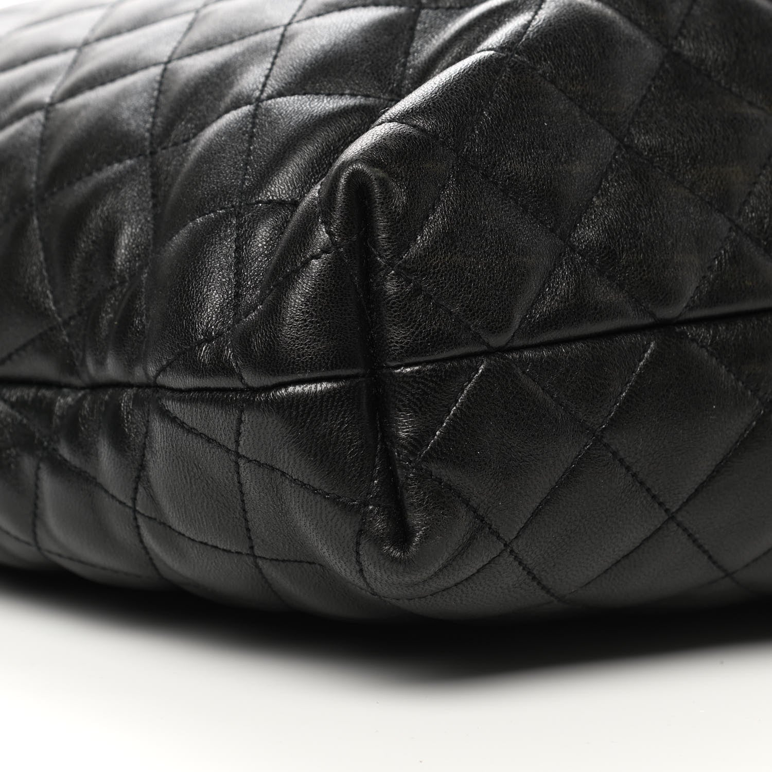 Saint Laurent Lambskin Quilted Maxi Icare Shopping Tote Black 10 of 11