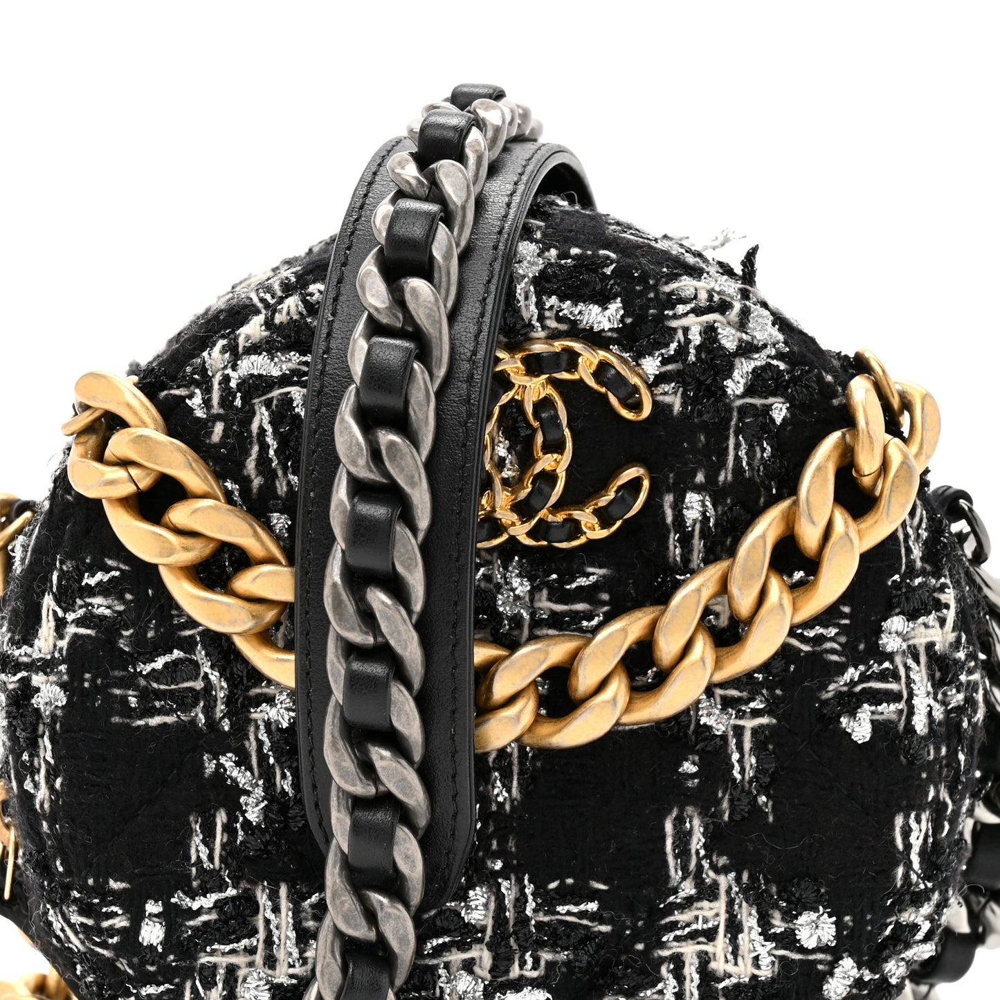 Tweed Quilted 19 Round Clutch With Chain Black White