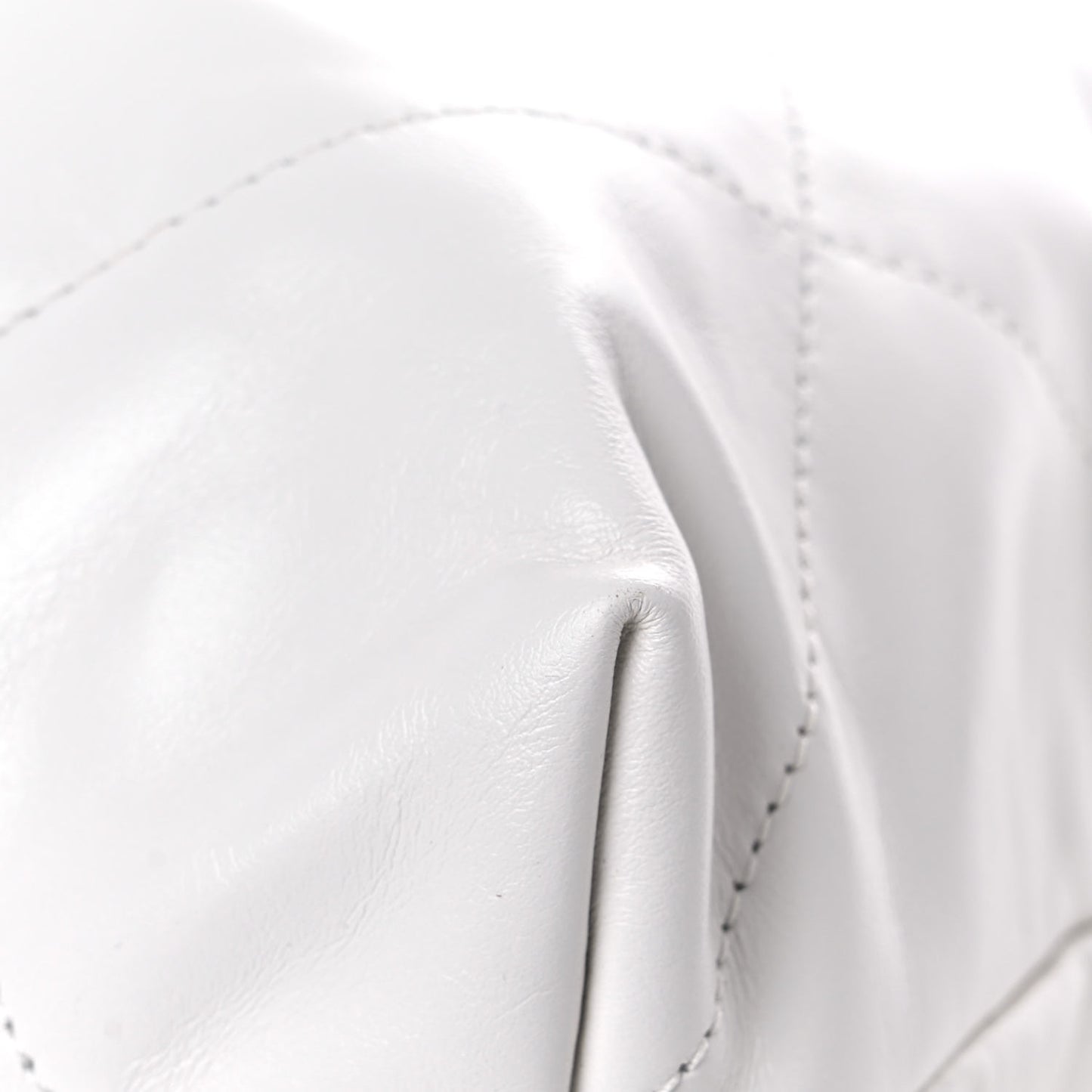 Shiny Calfskin Quilted Chanel 22 White