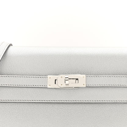 Hermes Metallic Chevre Chamkilight Kelly Wallet To Go Argent 9 of 12