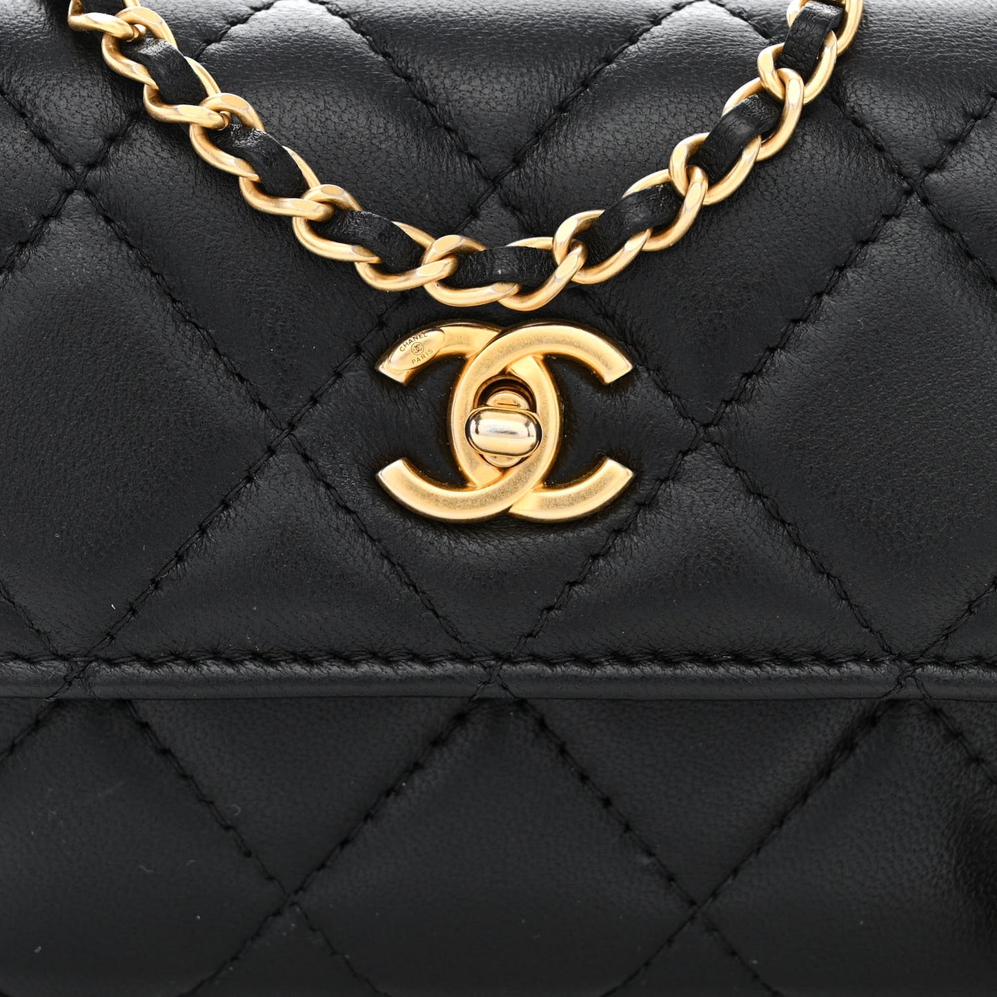 Lambskin Quilted Pearl Crush Clutch With Chain Black