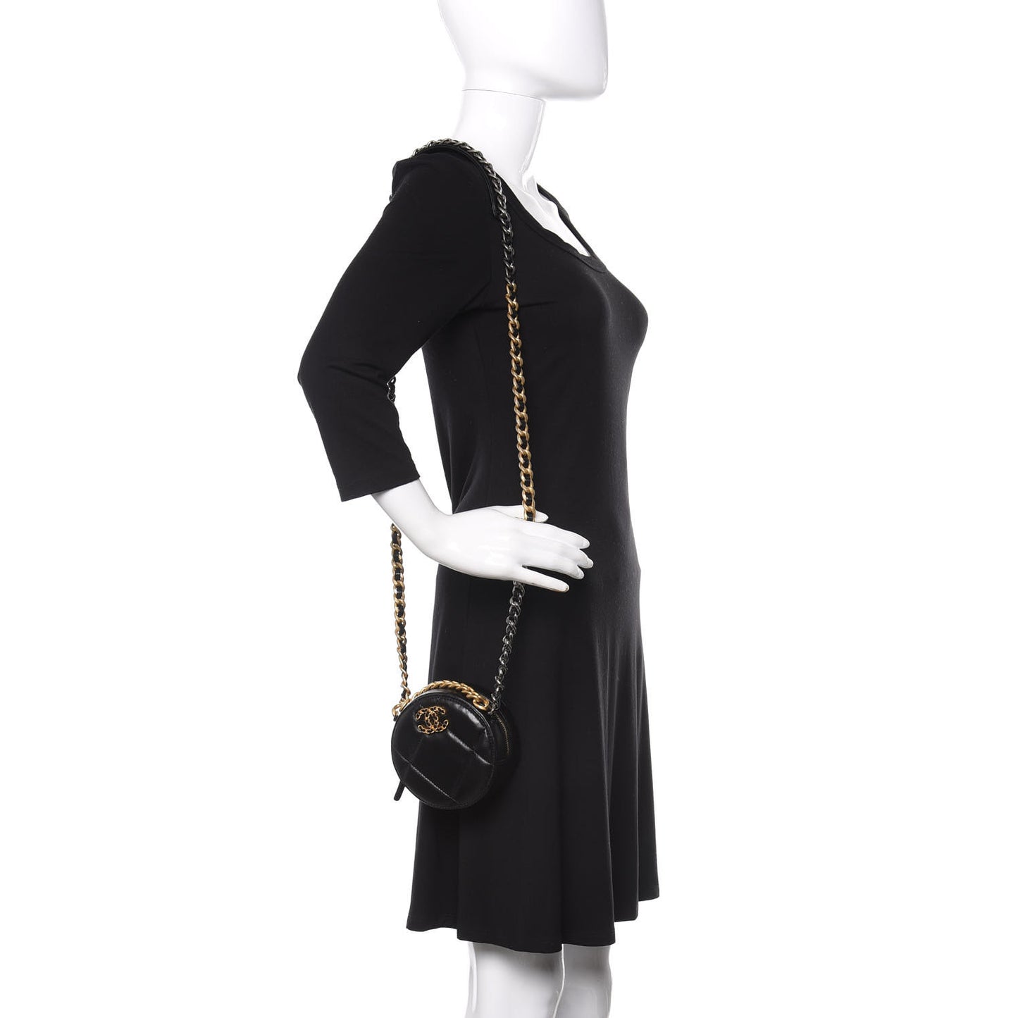 Lambskin Quilted 19 Round Clutch With Chain Black