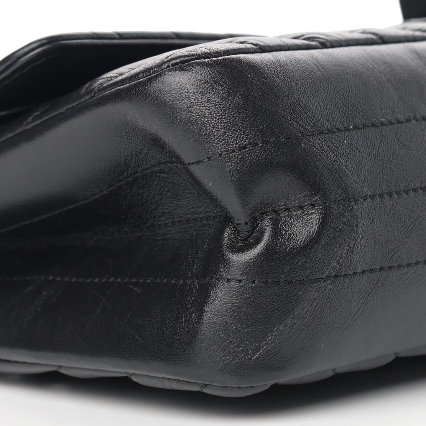 Aged Calfskin Chevron Quilted 2.55 Reissue 225 So Black