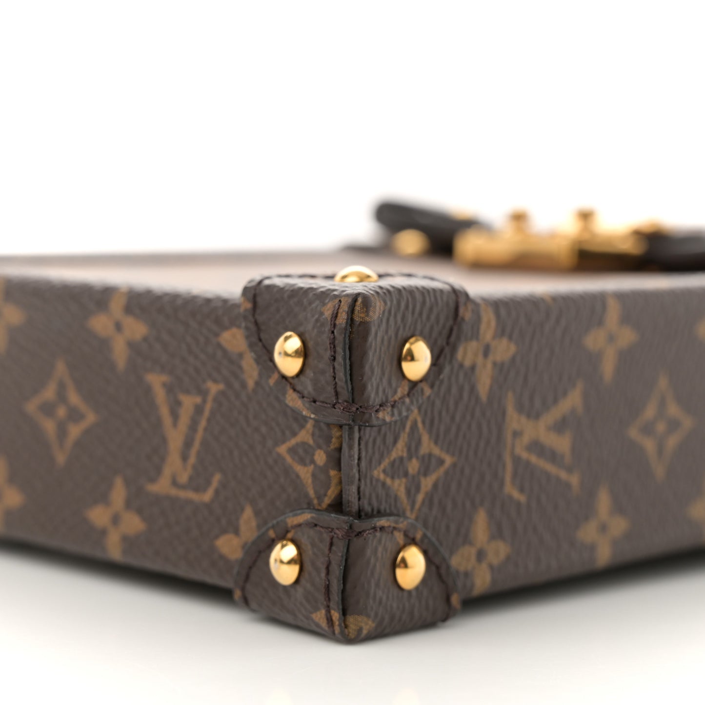 Reverse Monogram Pochette Trunk Verticale