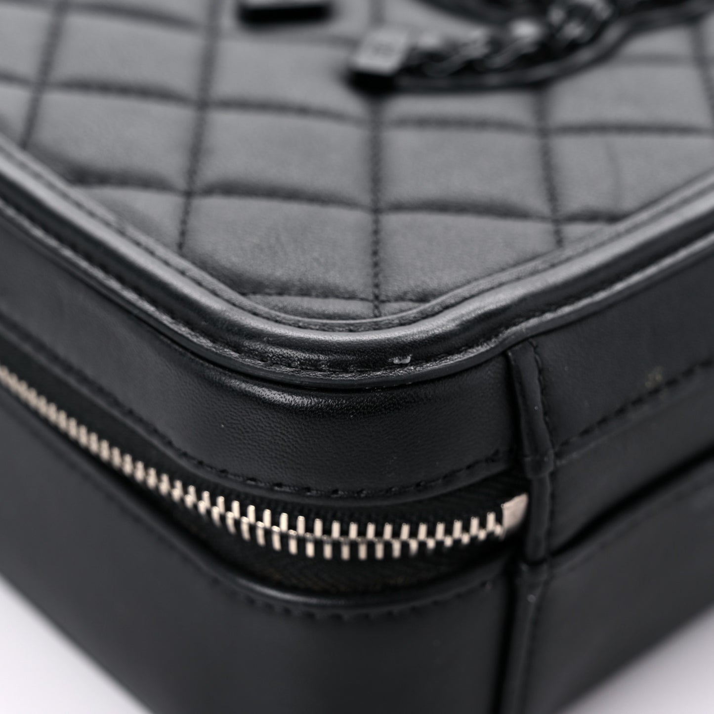 Lambskin Quilted Medium CC Filigree Vanity Case Black