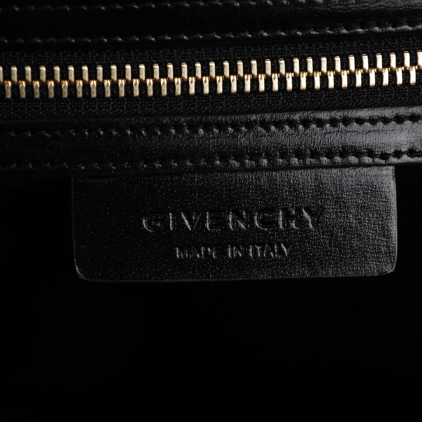 Shiny Lord Calfskin Medium Antigona Black