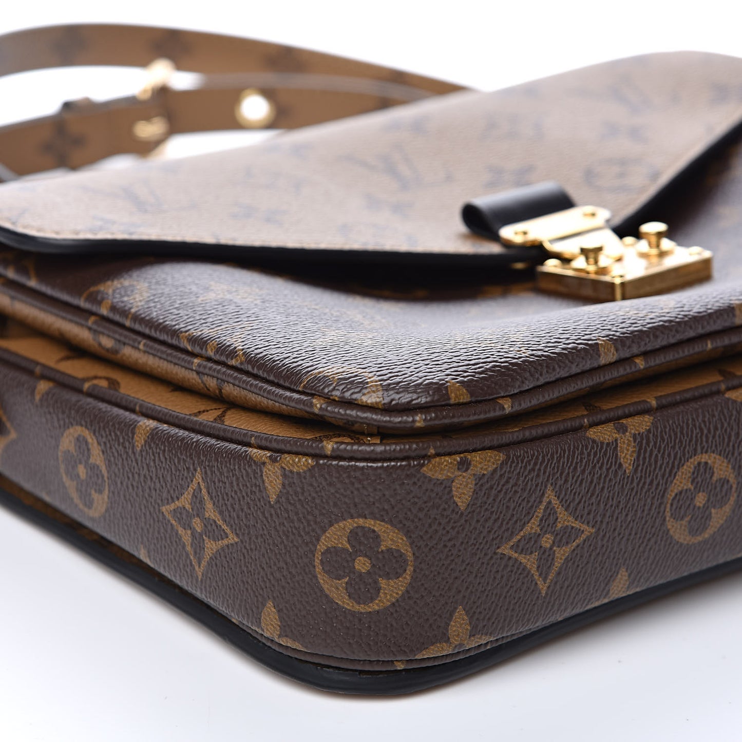 Reverse Monogram Pochette Metis