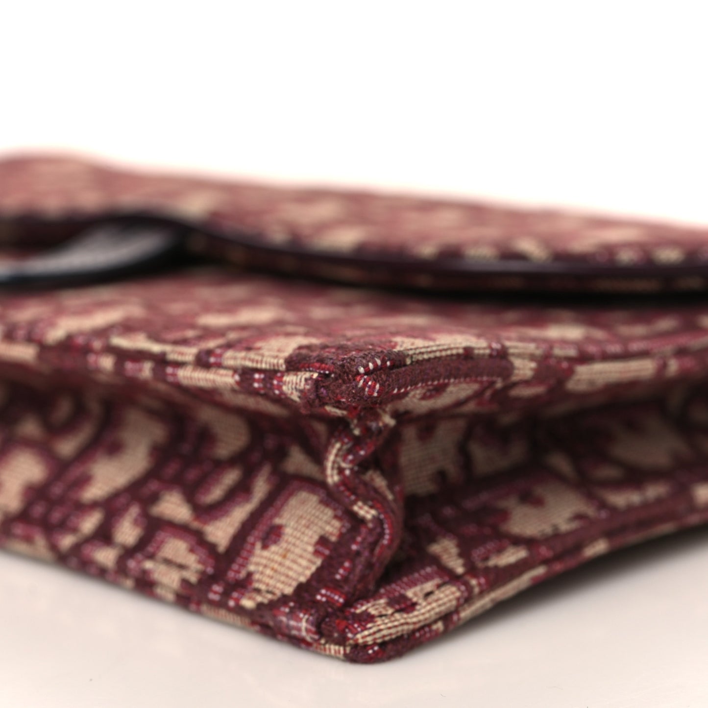 Oblique Saddle Chain Pouch Burgundy