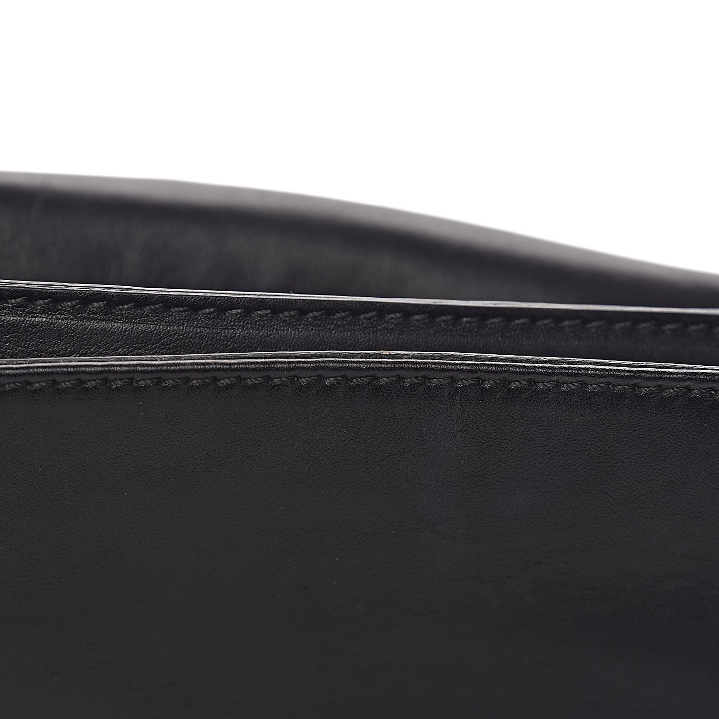 Vitello Flap Accordion Shoulder Flap Black