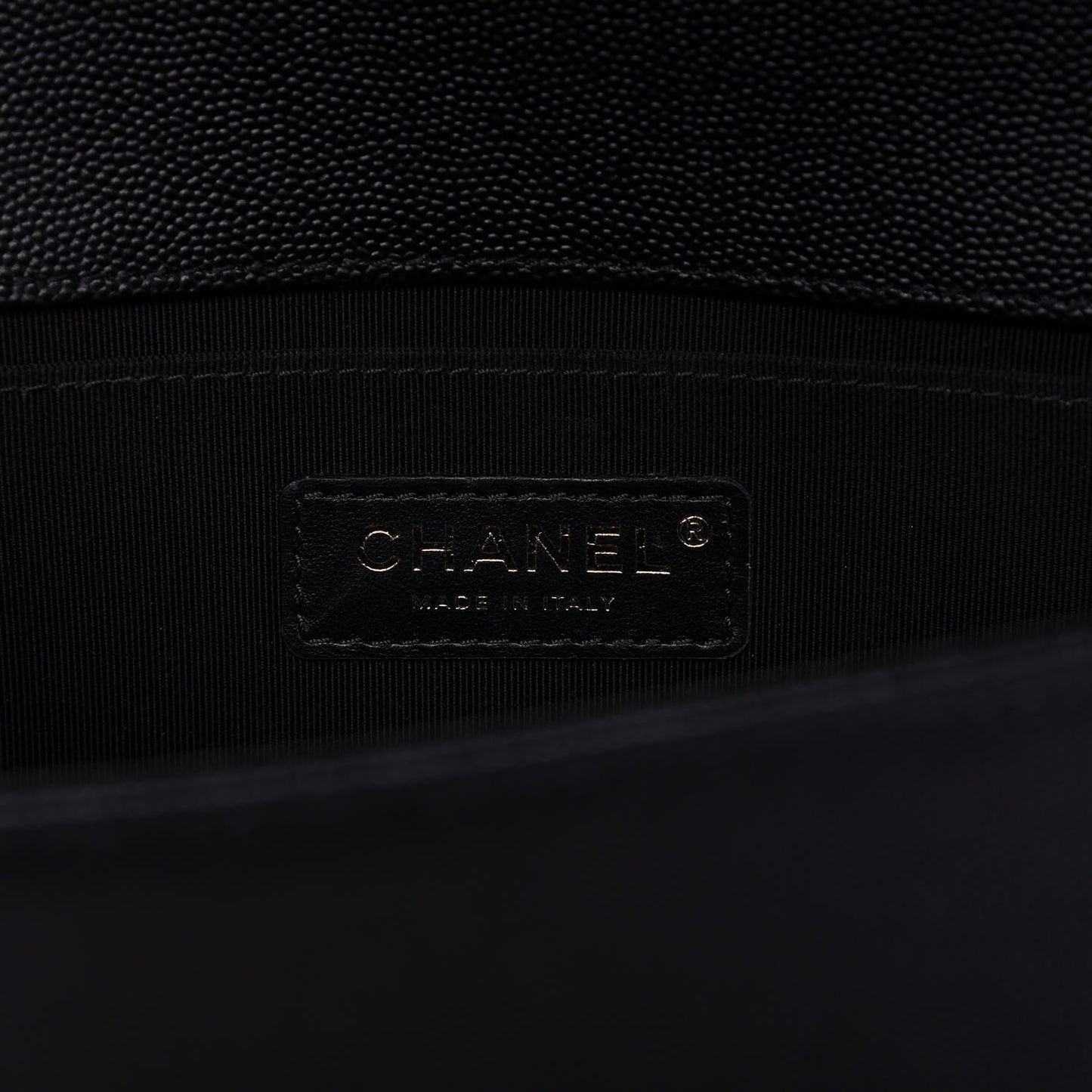 Caviar Quilted Medium Boy Flap Black