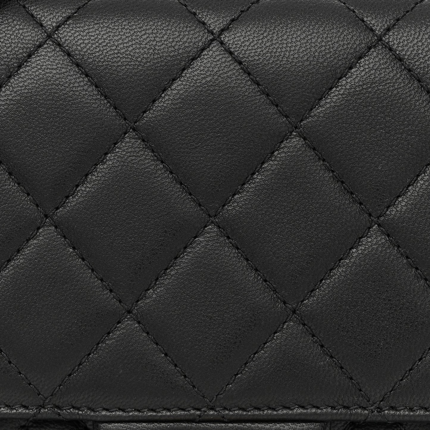 Lambskin Quilted Chic Pearls Flap Black