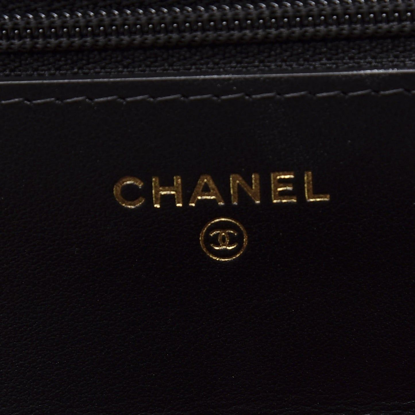 Lambskin Quilted 19 Wallet On Chain WOC Black