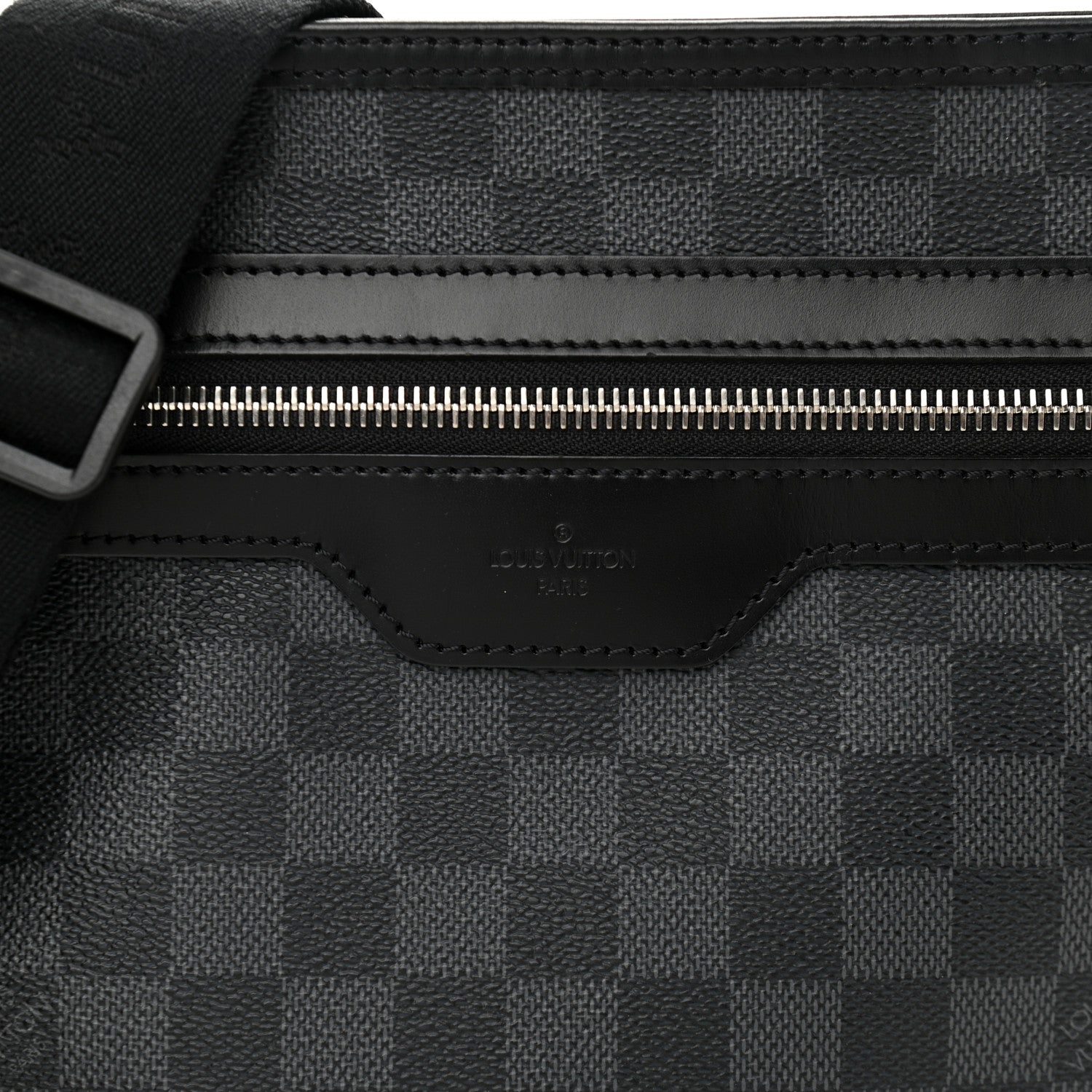 Louis Vuitton Damier Graphite Thomas 7 of 9