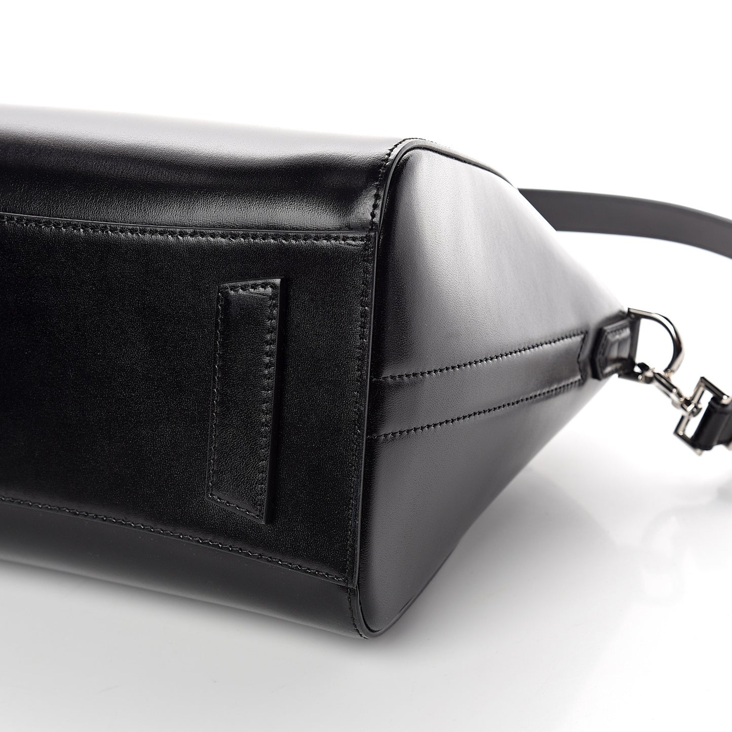 Shiny Lord Calfskin Small Antigona Black