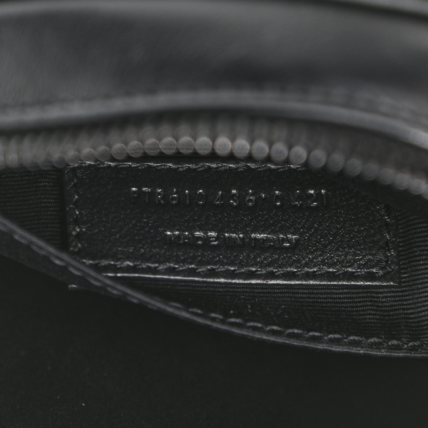 Saint Laurent Calfskin Matelasse Chevron Round Vinyle Camera Bag Black 7 of 9