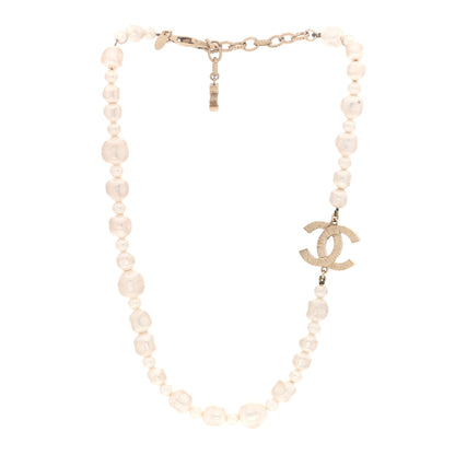 Chanel Graduated Pearl CC Short Necklace Gold 3 of 4