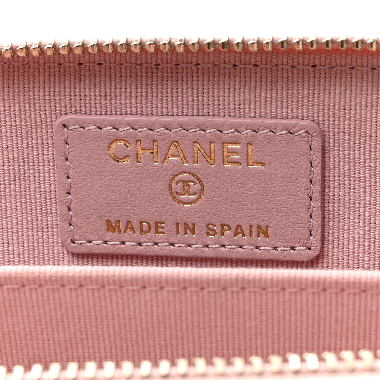 Caviar Quilted Zip Card Holder Pink