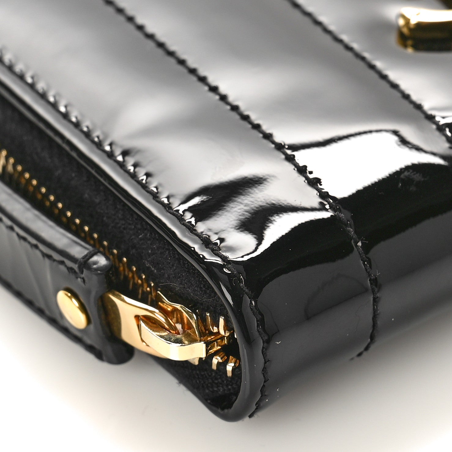 Saint Laurent Patent Matelasse Monogram Vicky Zip Around Card Holder Black 7 of 9